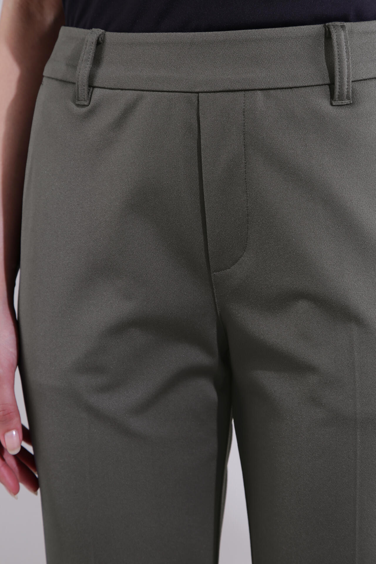 【直営店舗限定】テーパード ロングパンツ (WOMENS)