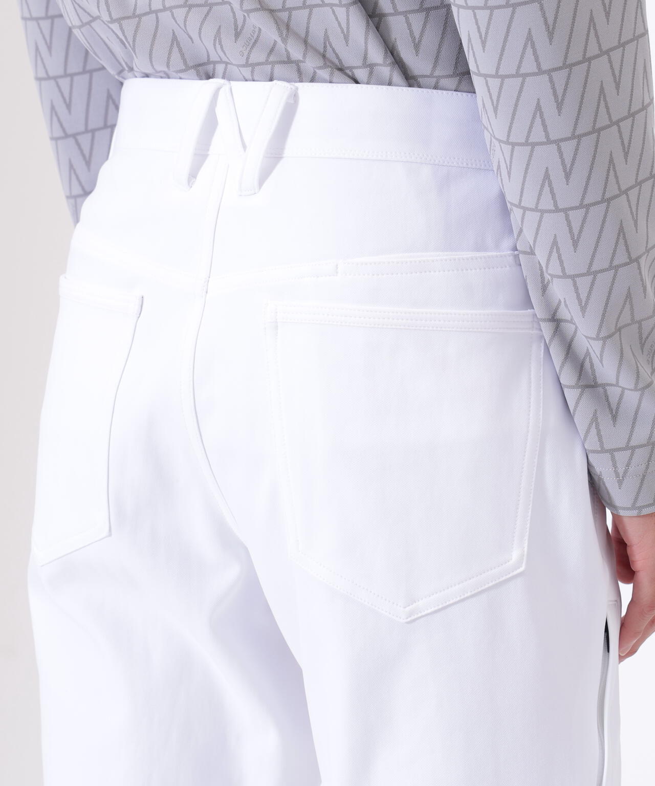 Height: 185cm Chest: 81cm Waist: 68cm Hips: 90cm 着用サイズ:5