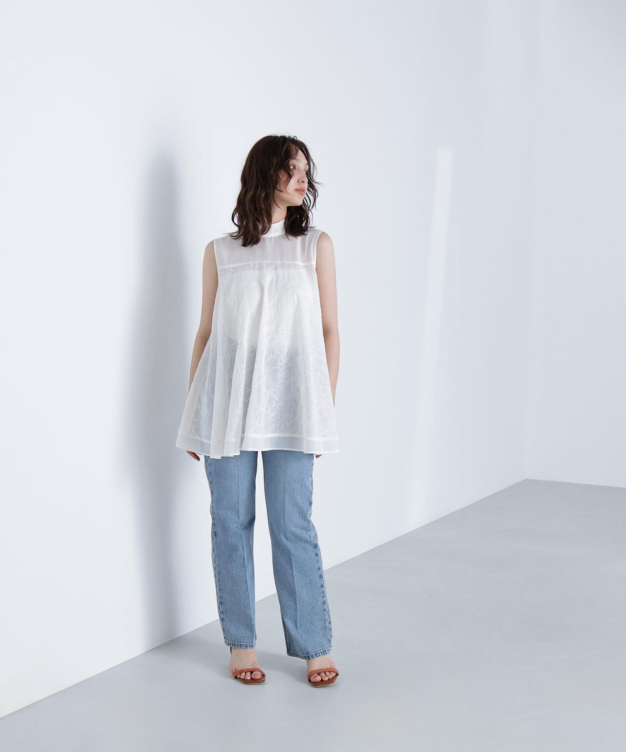 コード刺繍Aラインブラウス*
