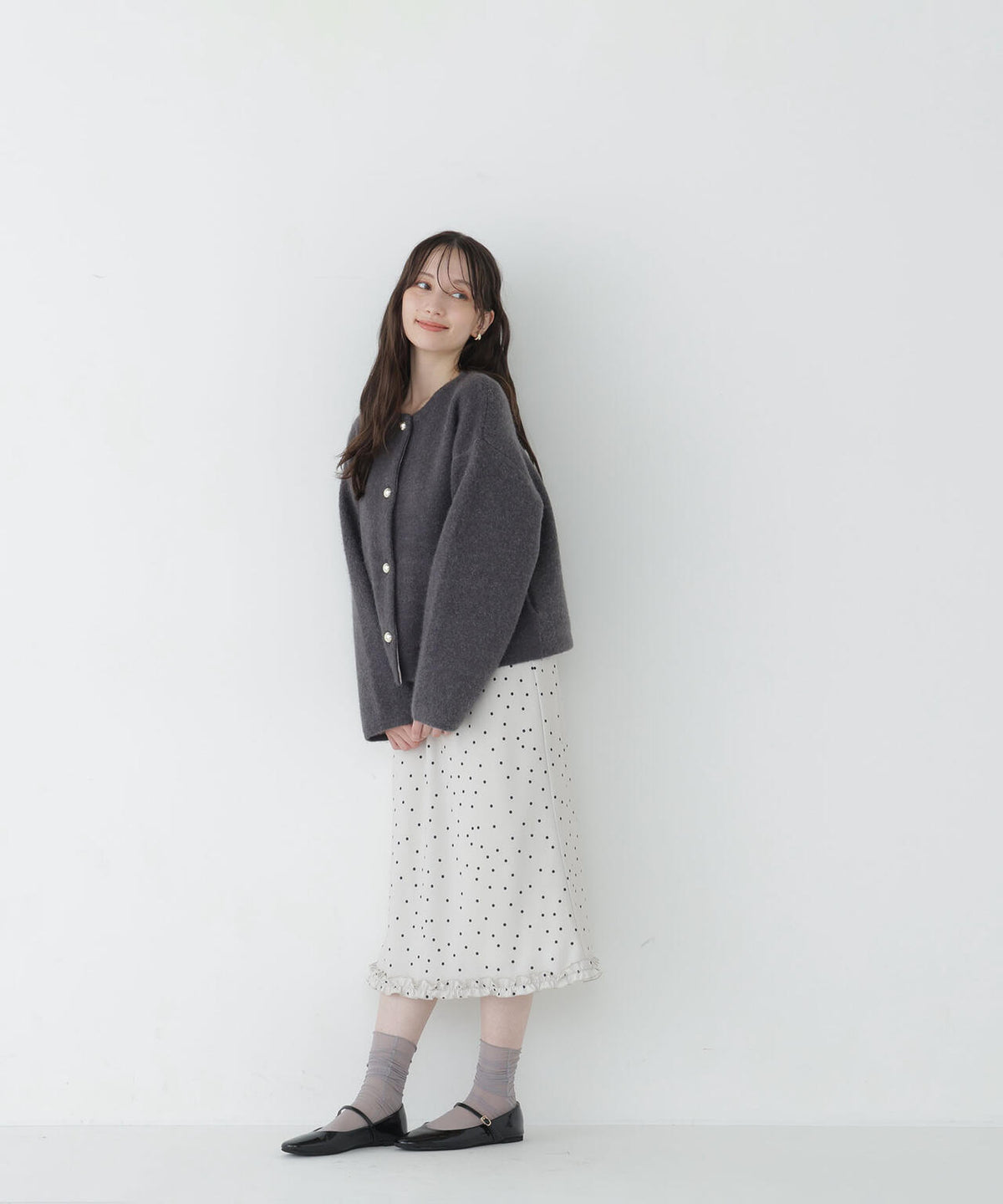 サテンミディスカート