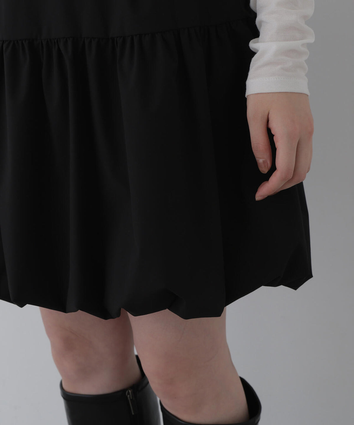 身長168cm B82 W59 H88 着用サイズ:M