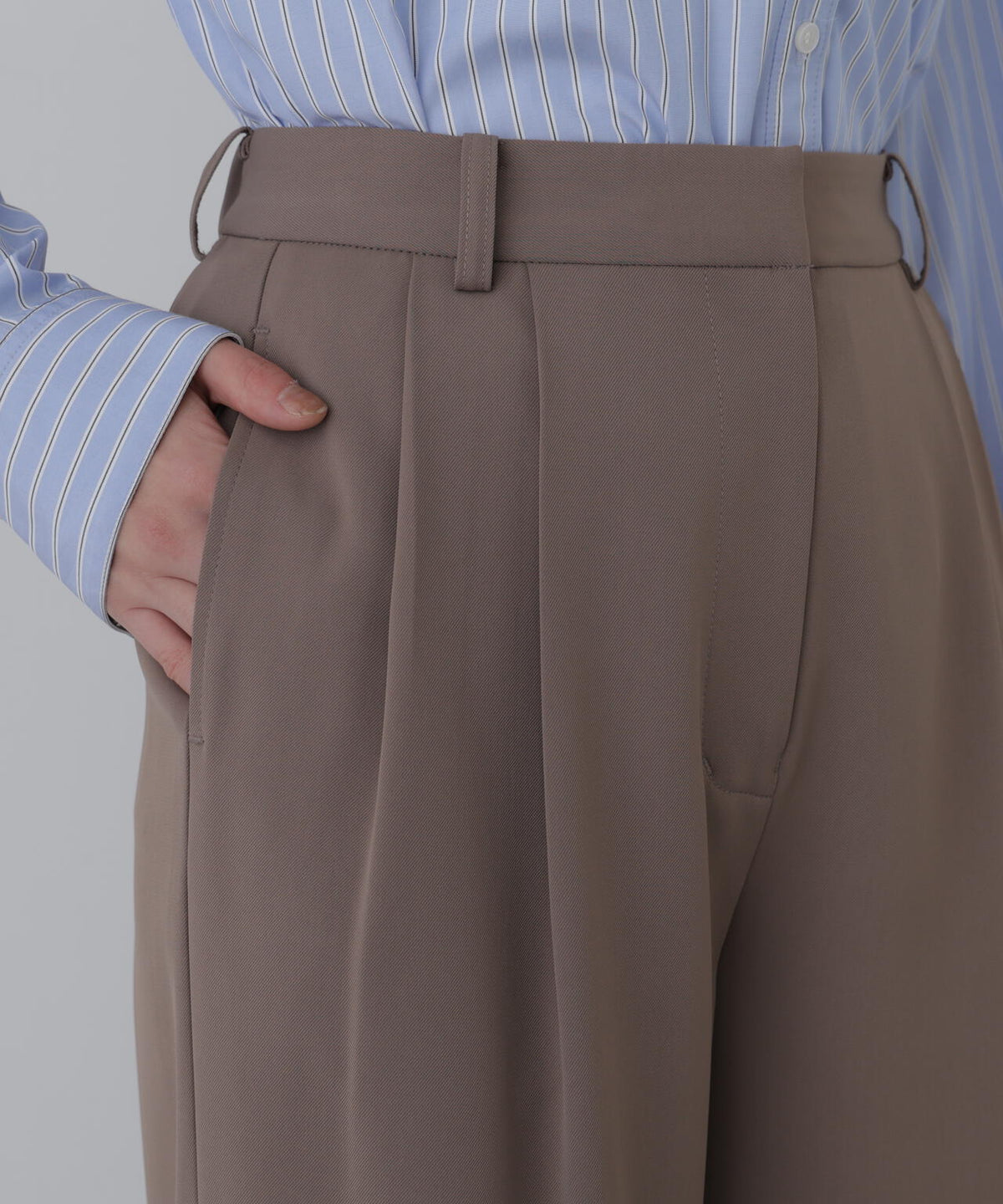 身長168cm B82 W59 H88 着用サイズ:M