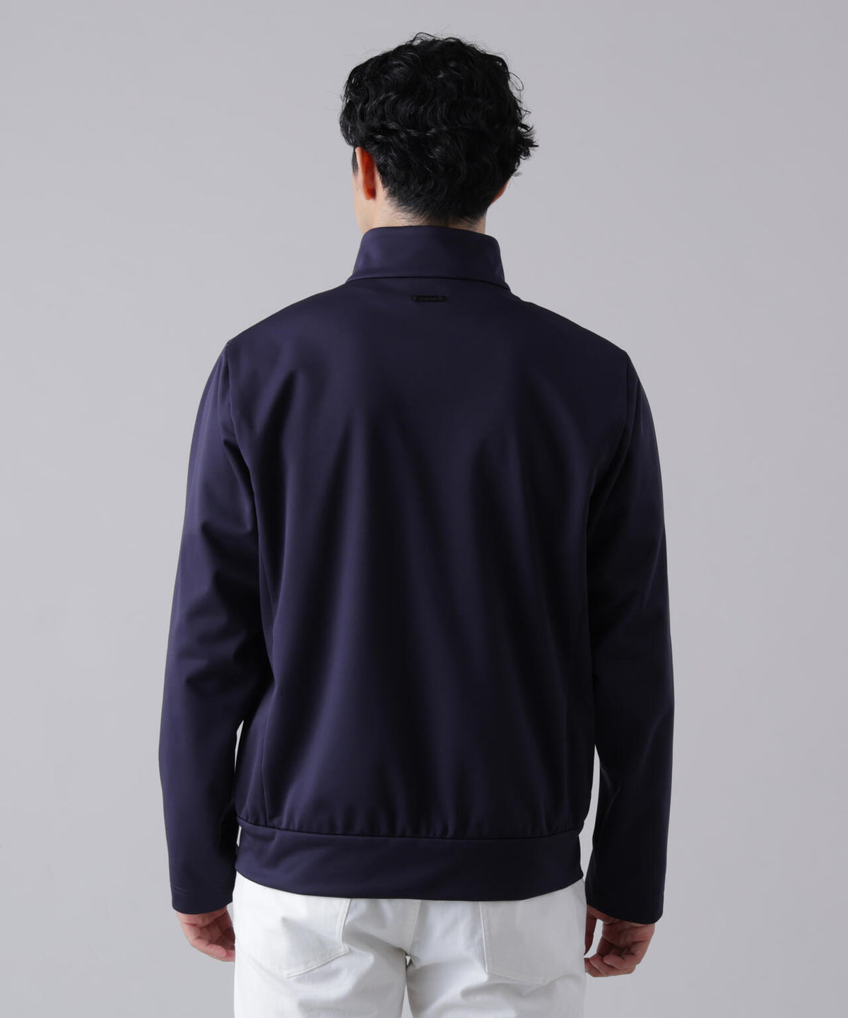185cm C: 97 W:79 H:95 着用サイズ:L