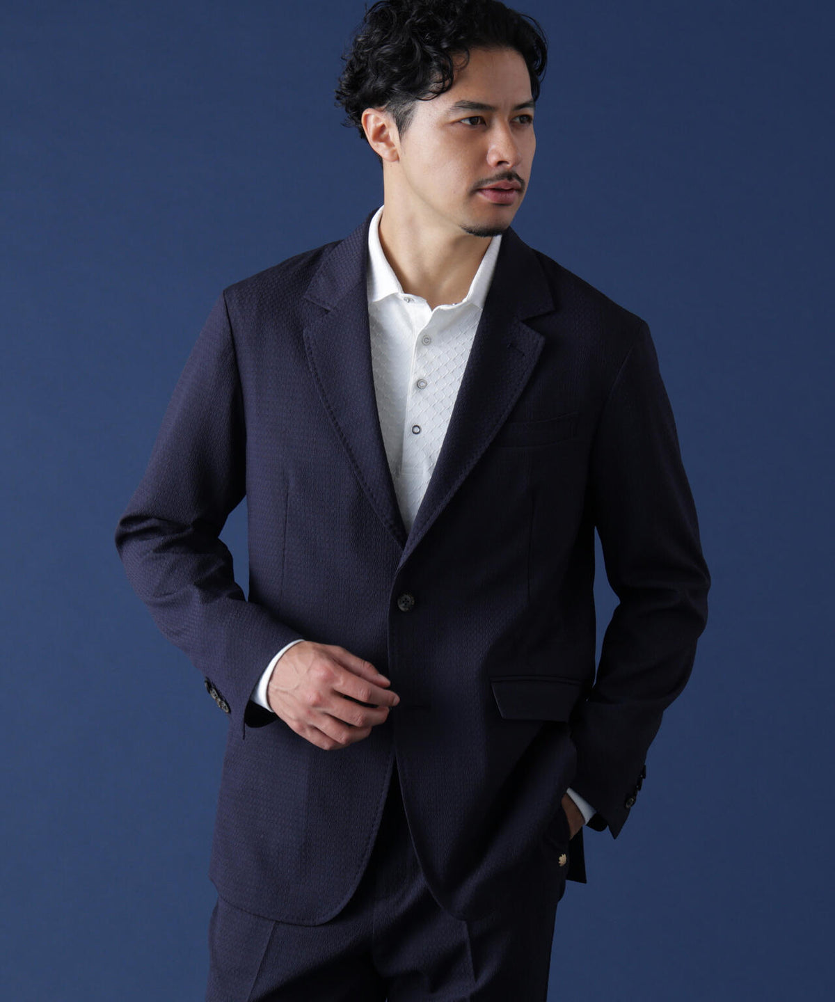 185cm C: 97 W:79 H:95 着用サイズ:L