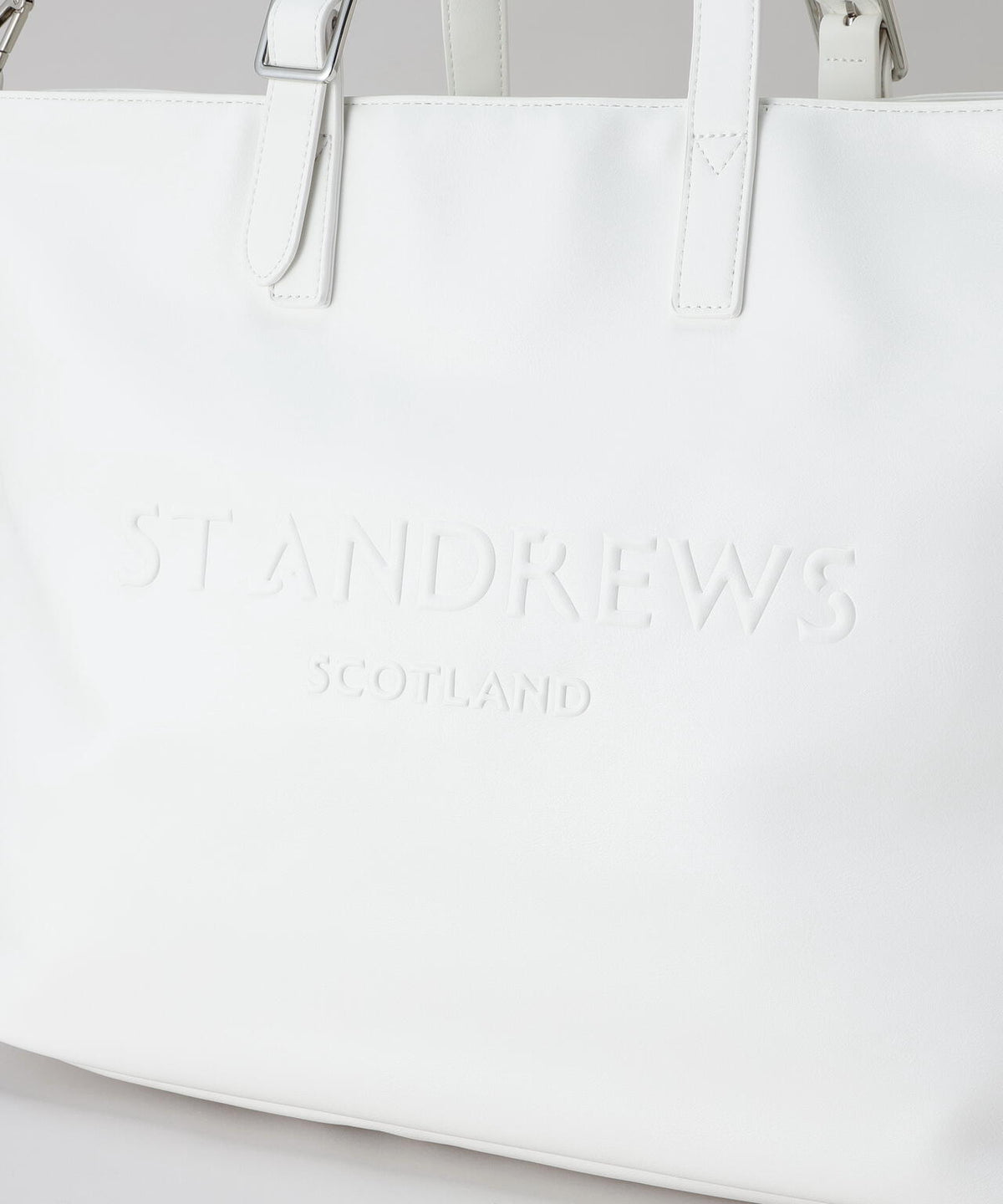ロゴエンボストートバッグ (UNISEX)