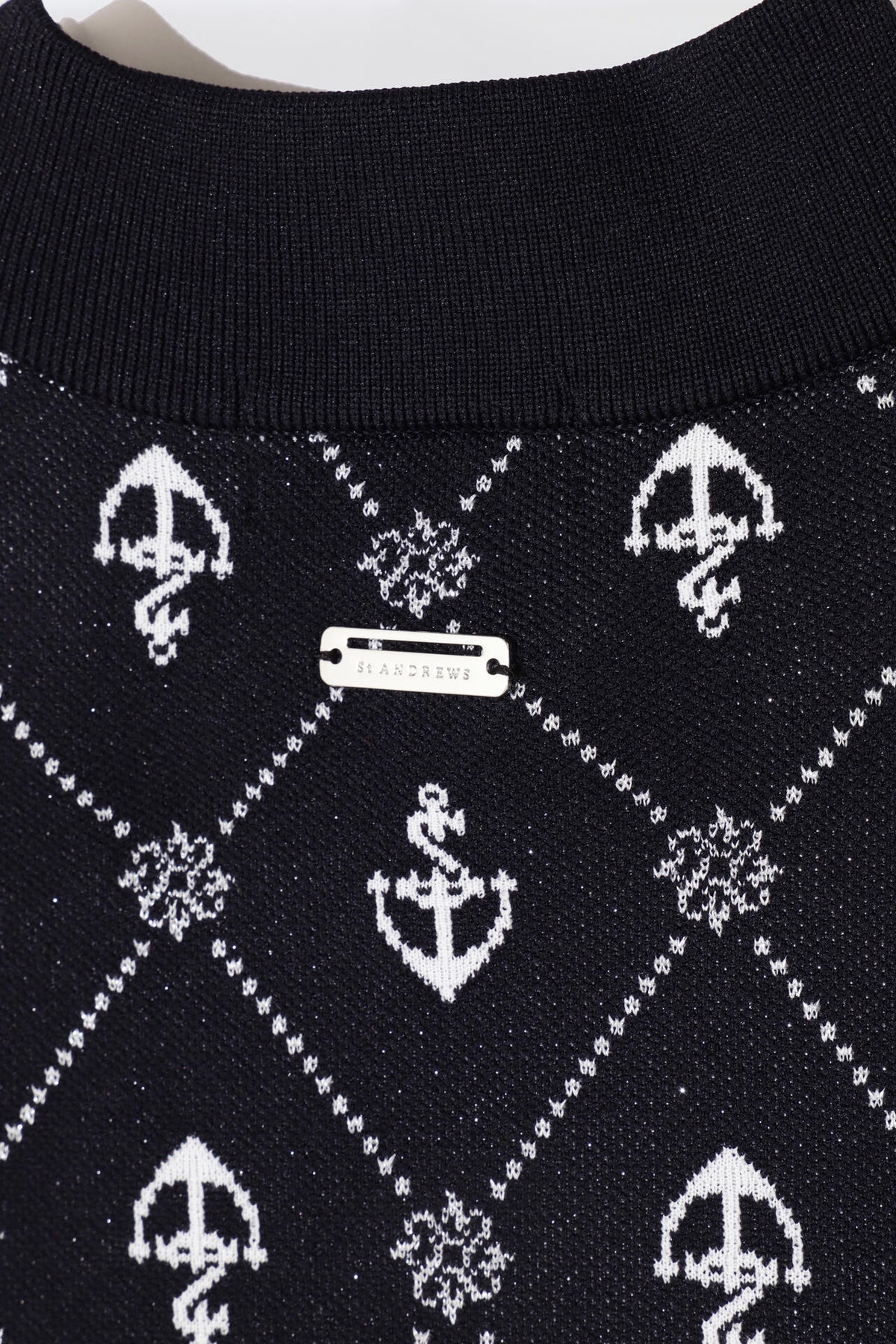 アンカージャガード モックネックニット スリーブレスワンピース (WOMENS)