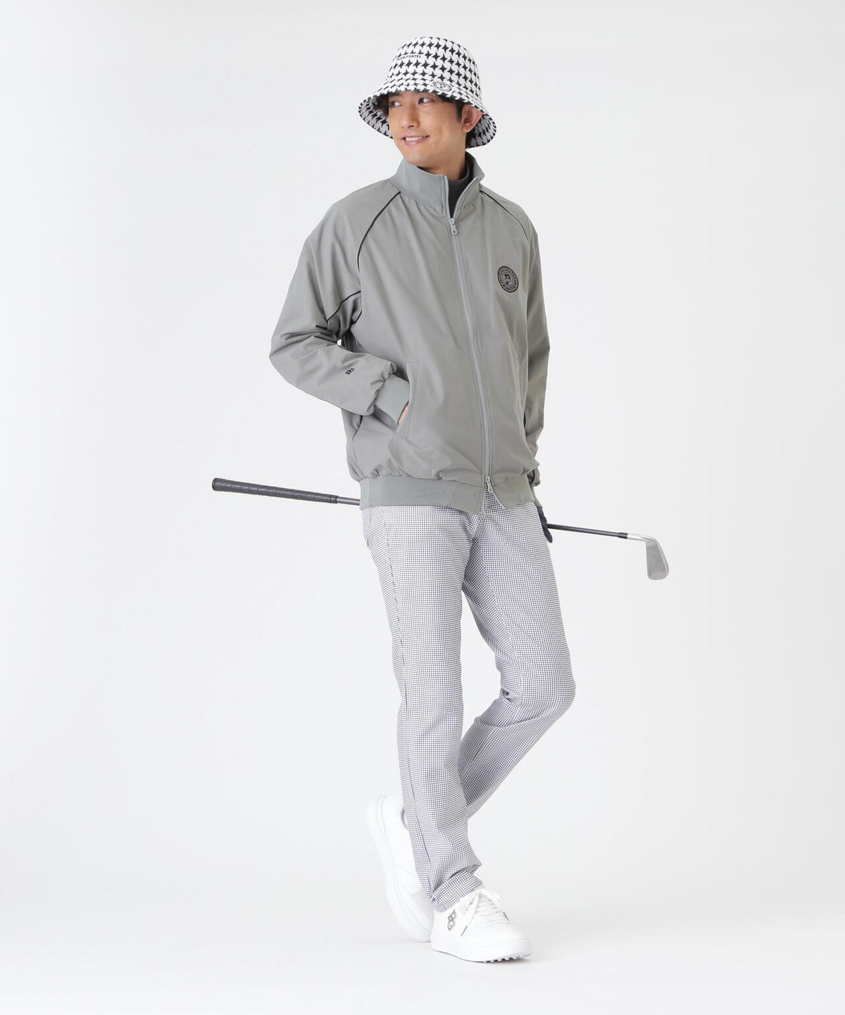H:182cm/C:93/W:77/H:91 着用サイズ:5