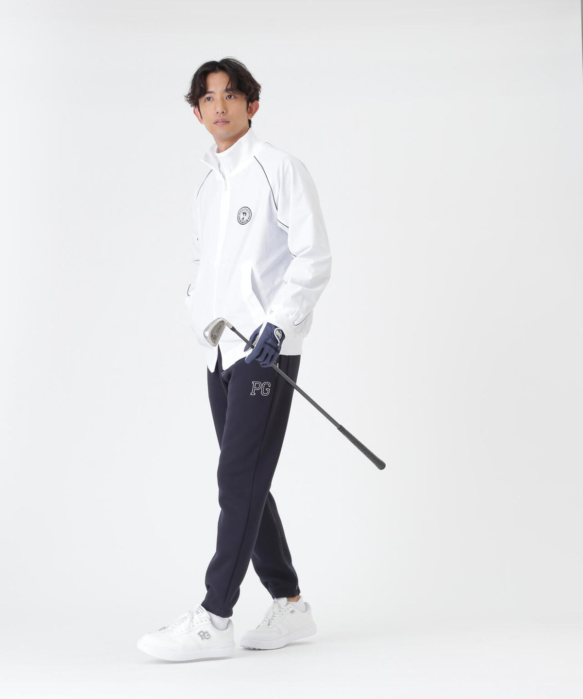 H:182cm/C:93/W:77/H:91 着用サイズ:5