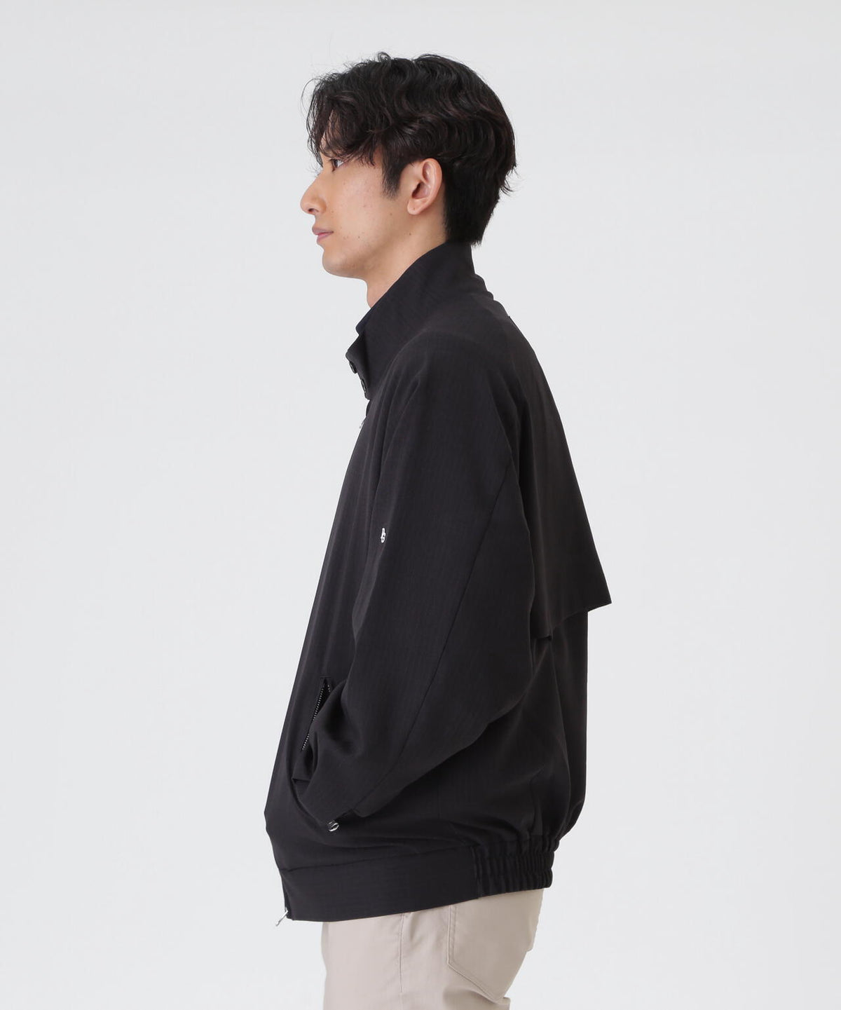 H:182cm/C:93/W:77/H:91 着用サイズ:5