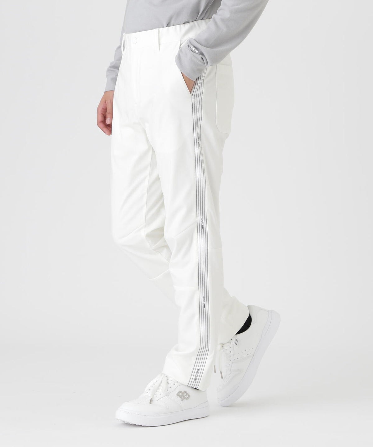 H:182cm/C:93/W:77/H:91 着用サイズ:5