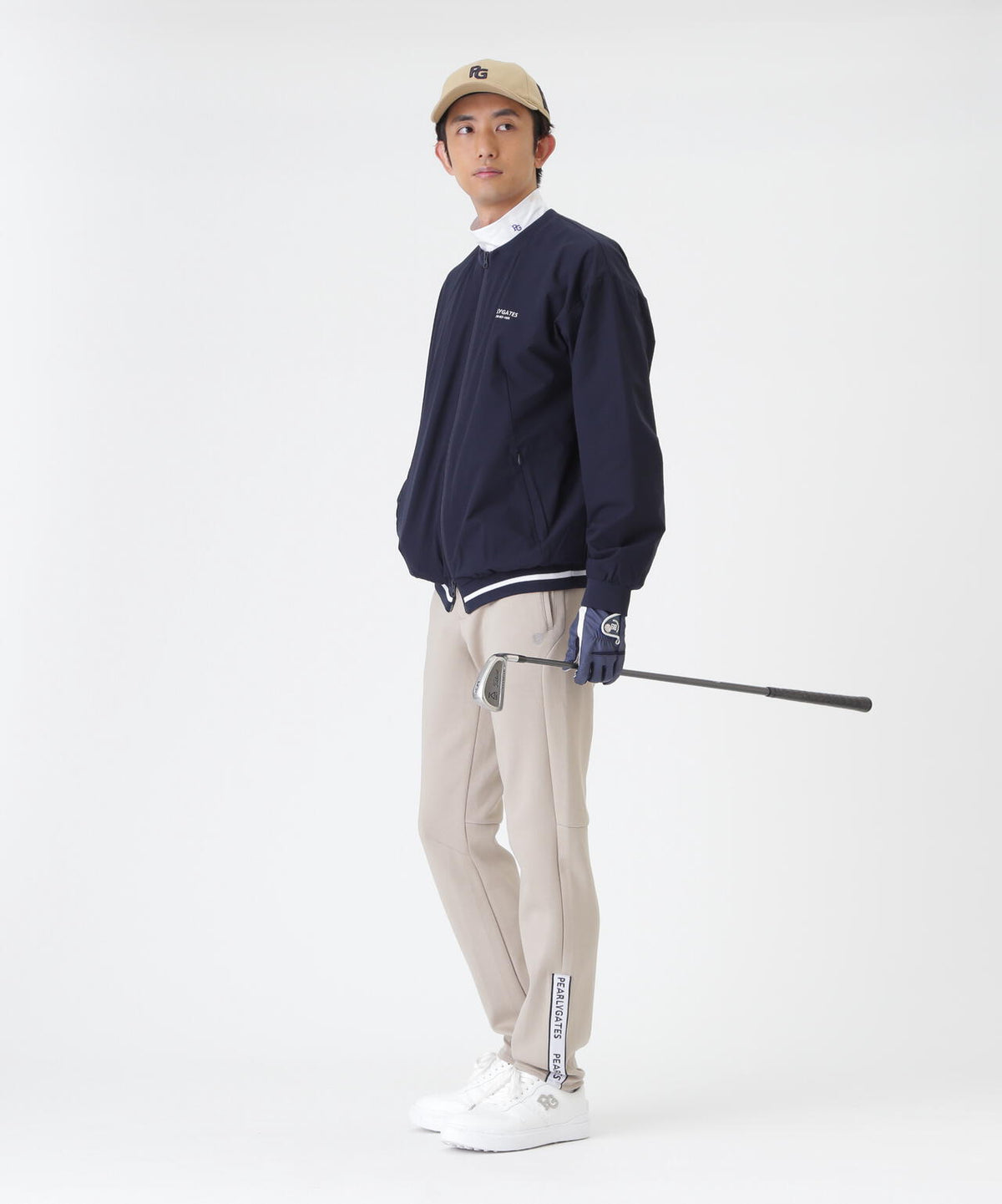 H:182cm/C:93/W:77/H:91 着用サイズ:5