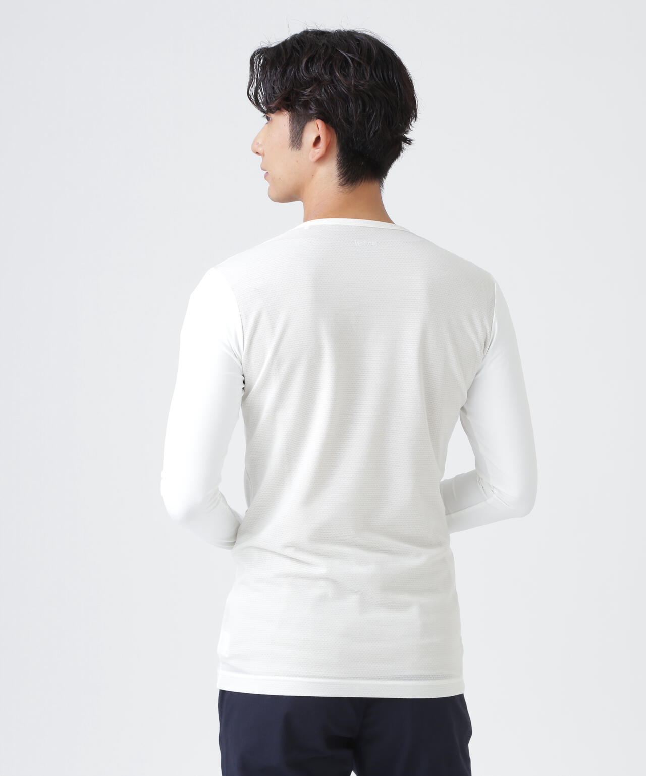 H:182cm/C:93/W:77/H:91 着用サイズ:5
