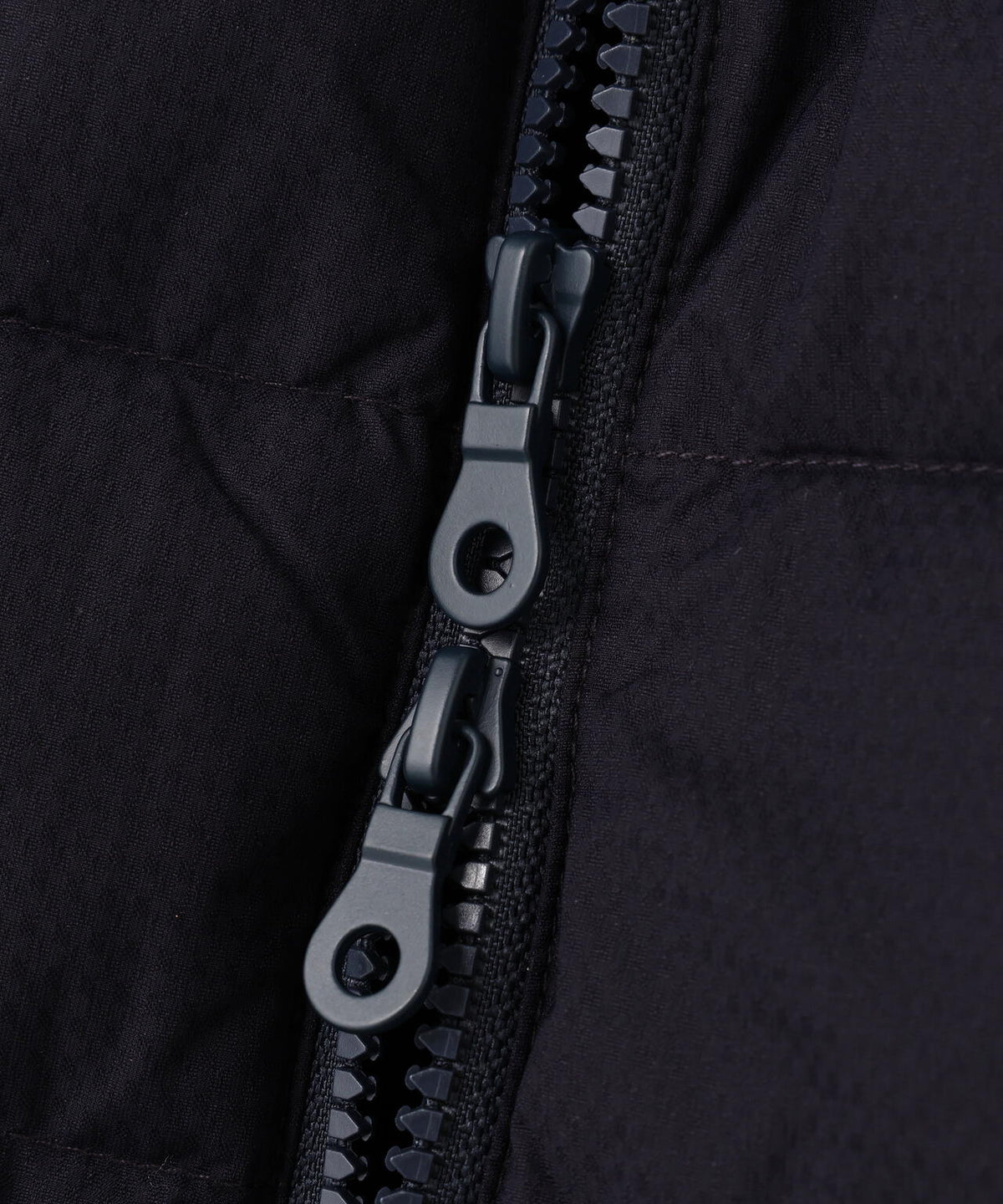 Nyメカニカルストレッチダウンフーディブルゾン (WOMENS)