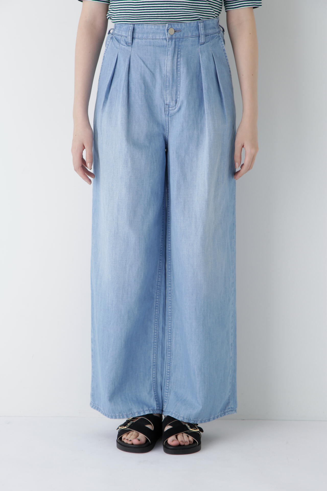 【Healthy DENIMコラボ】タックワイドデニムパンツ