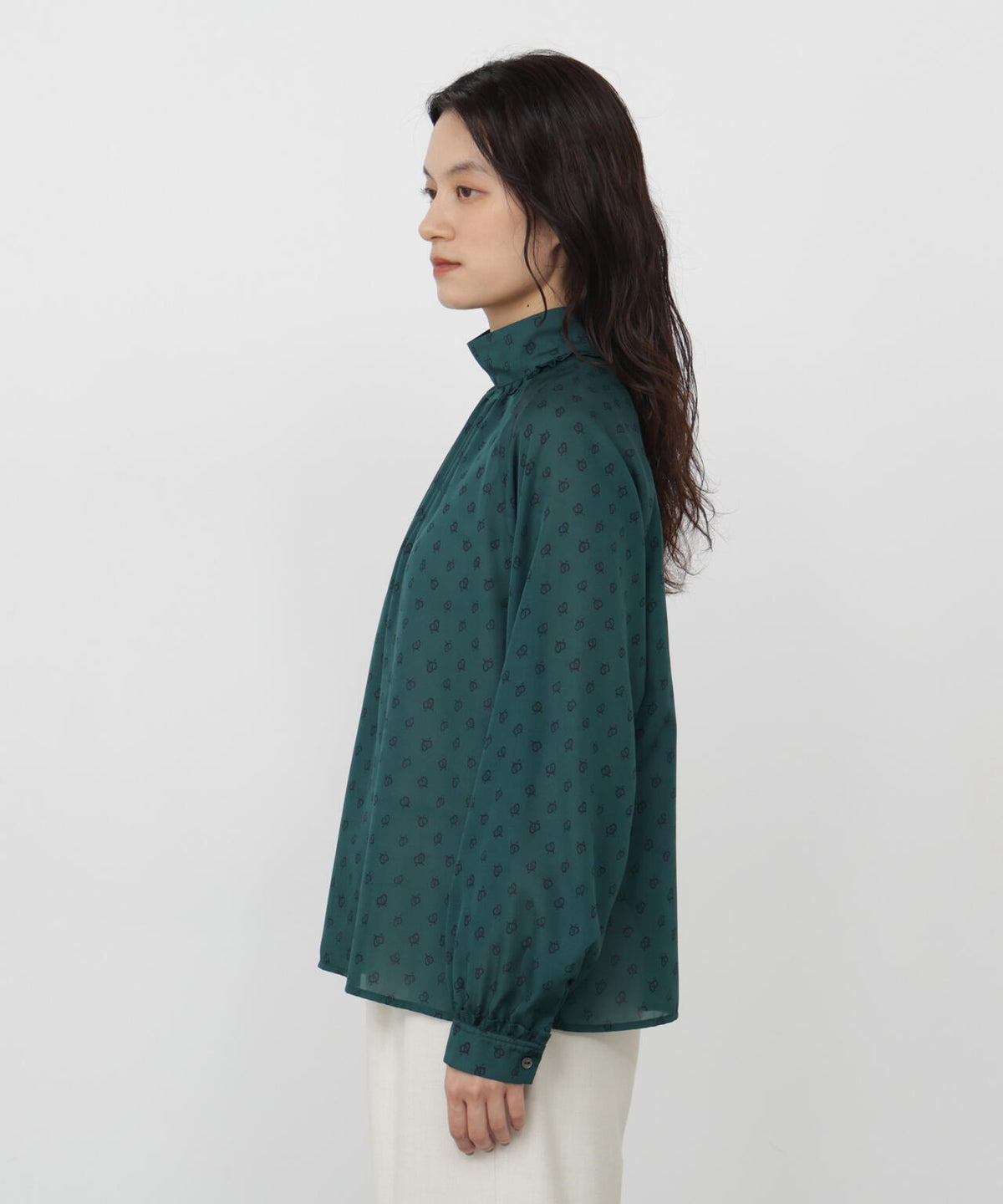 165cm/B:77cm/W:57cm/H:79cm 着用サイズ:M