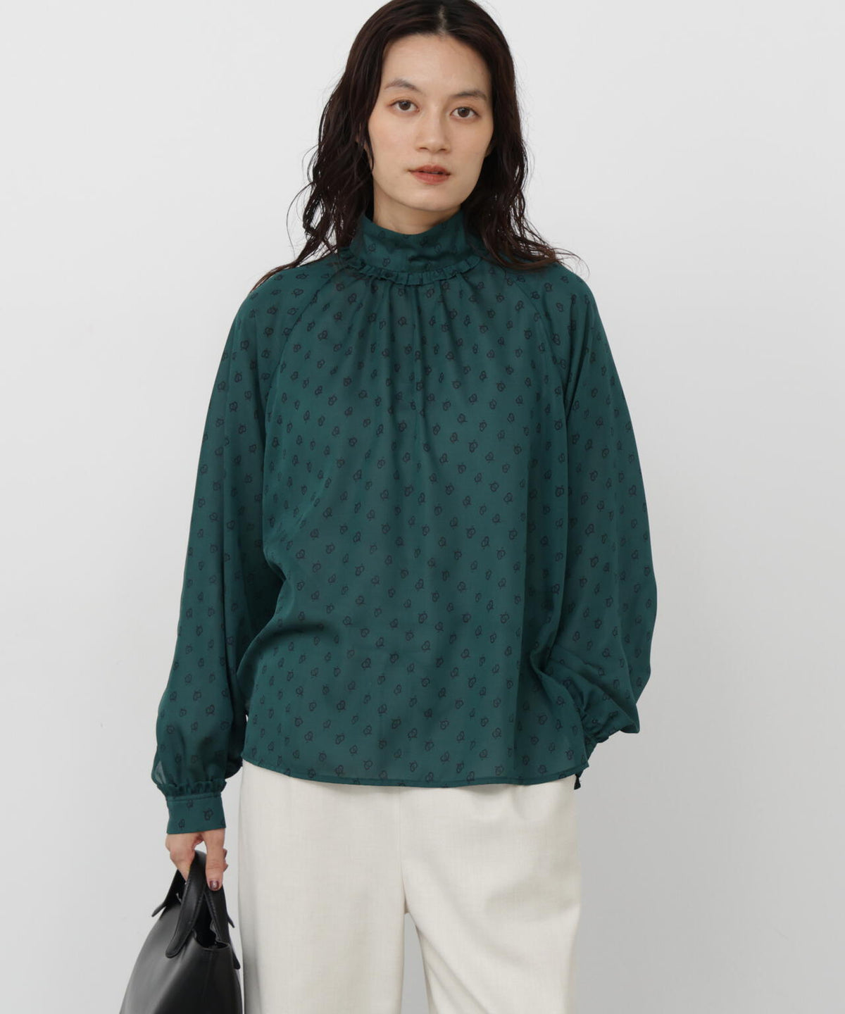 165cm/B:77cm/W:57cm/H:79cm 着用サイズ:M