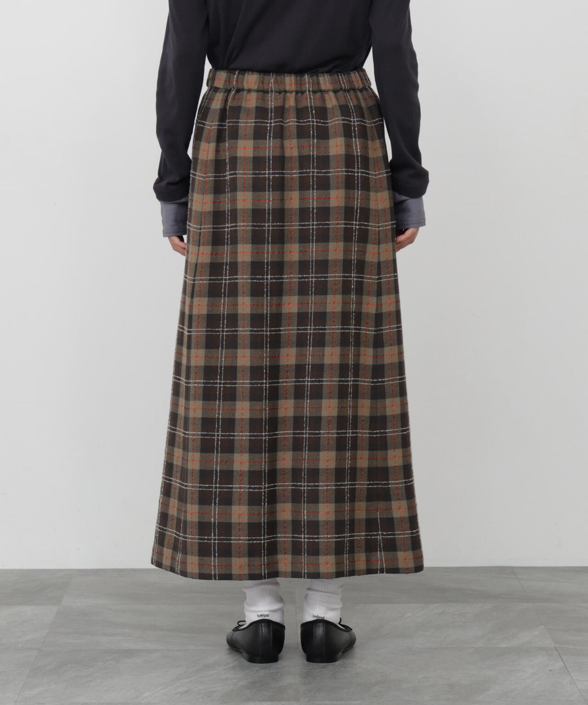 165cm/B:77cm/W:57cm/H:79cm 着用サイズ:M