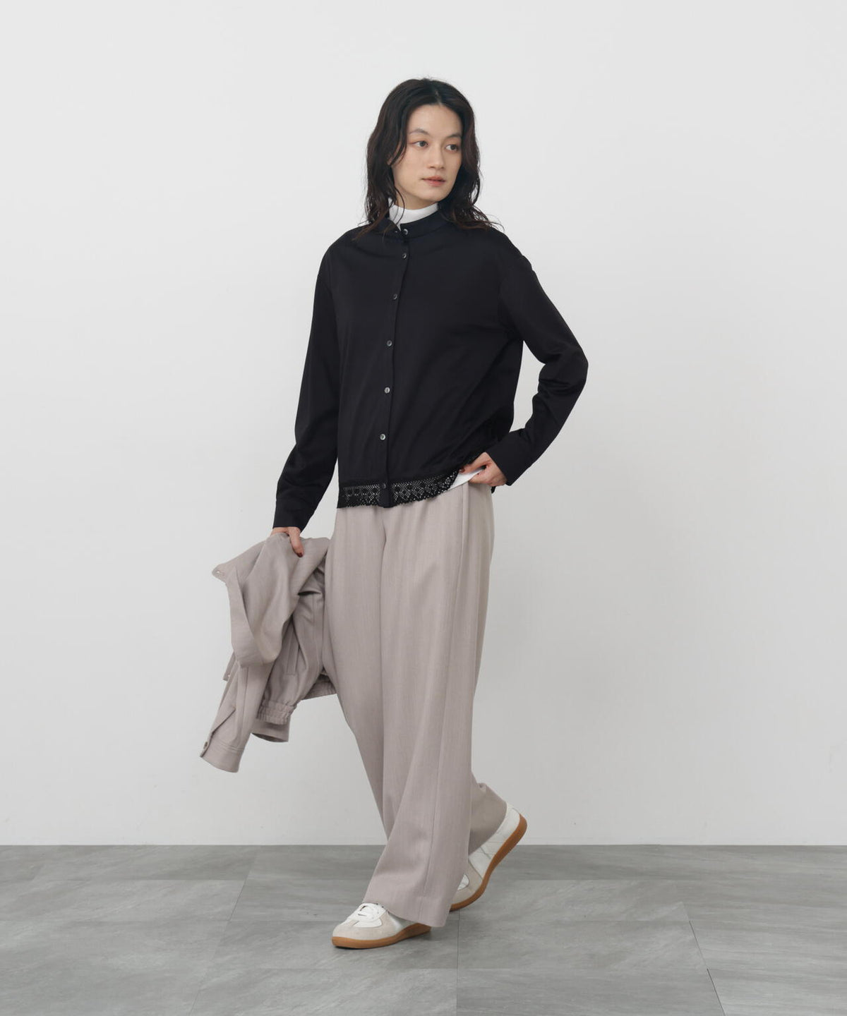 165cm/B:77cm/W:57cm/H:79cm 着用サイズ:M