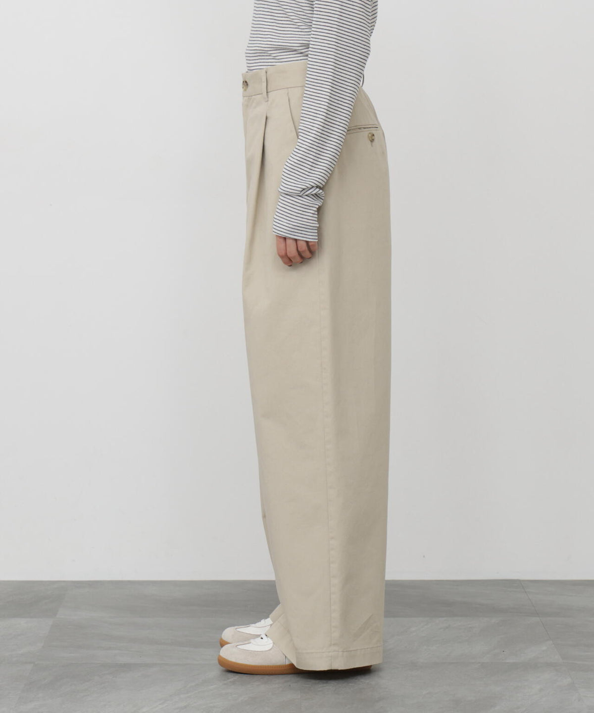 165cm/B:77cm/W:57cm/H:79cm 着用サイズ:M