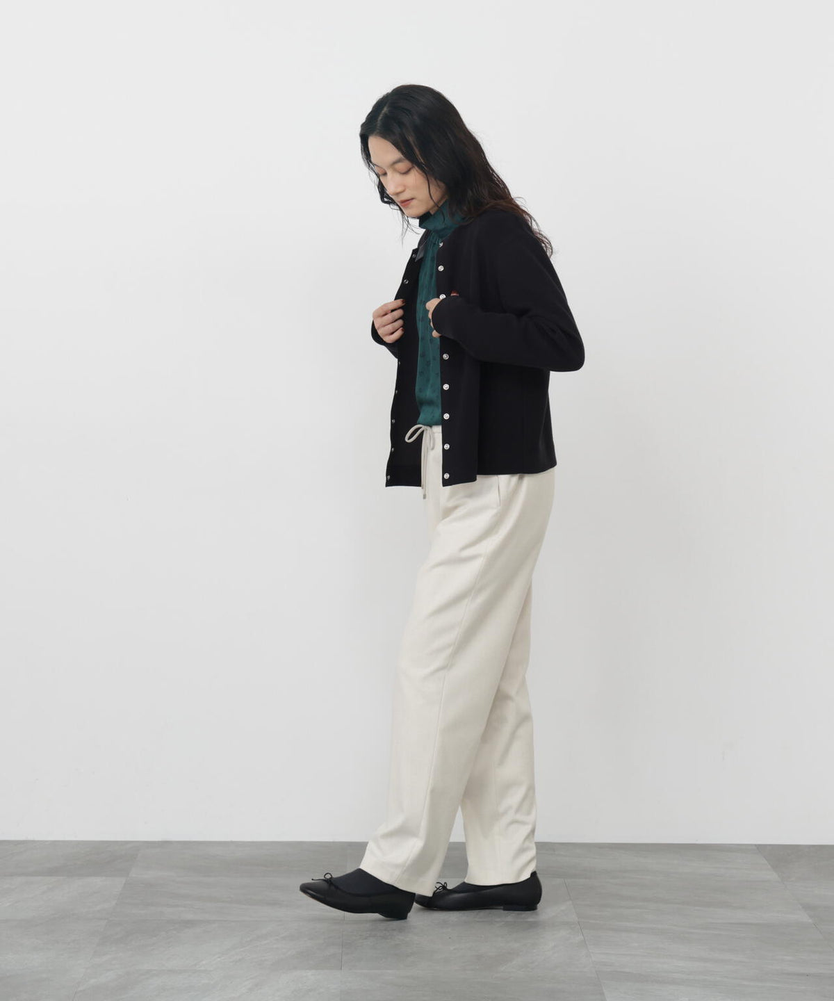 165cm/B:77cm/W:57cm/H:79cm 着用サイズ:M