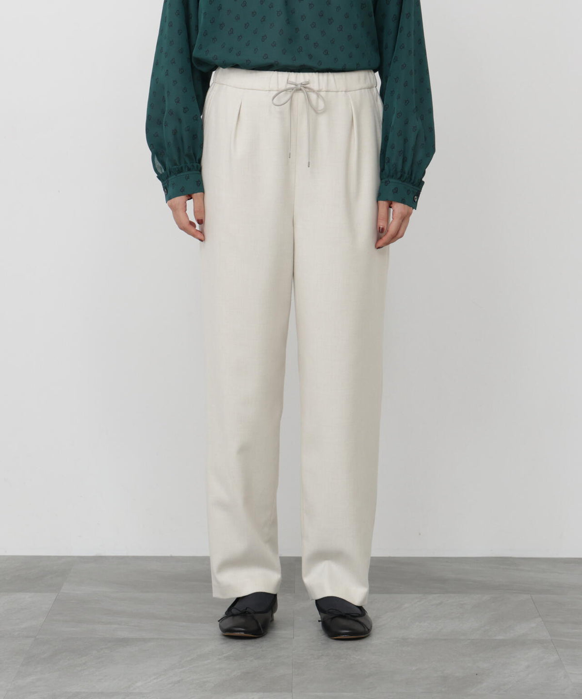 165cm/B:77cm/W:57cm/H:79cm 着用サイズ:M