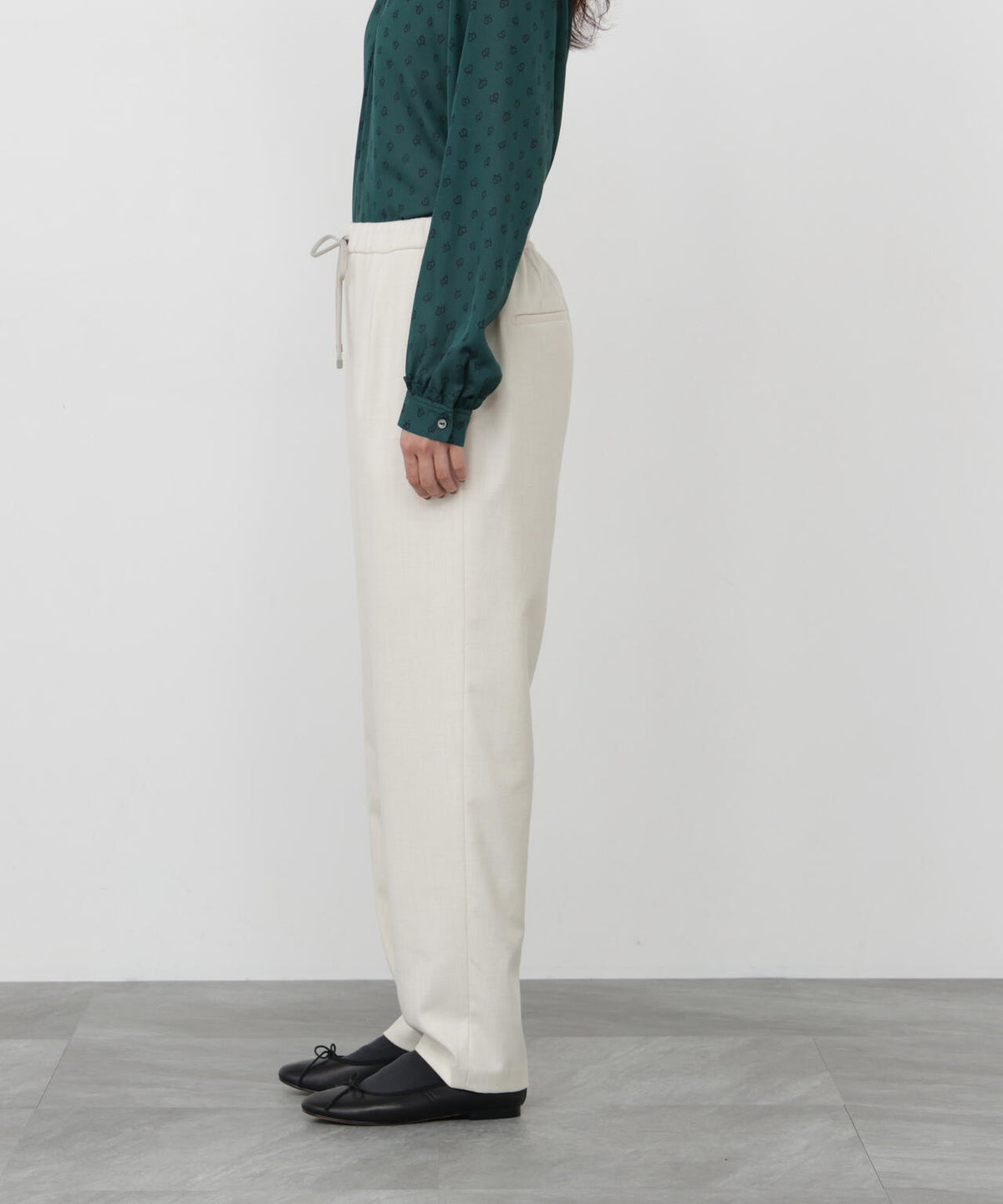 165cm/B:77cm/W:57cm/H:79cm 着用サイズ:M