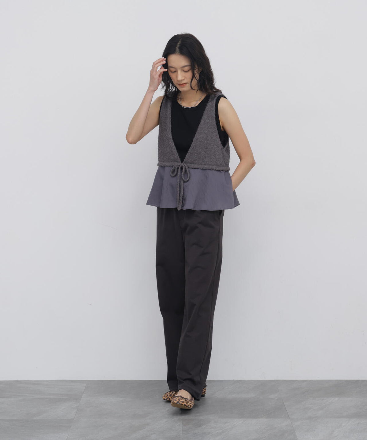 165cm/B:77cm/W:57cm/H:79cm 着用サイズ:M