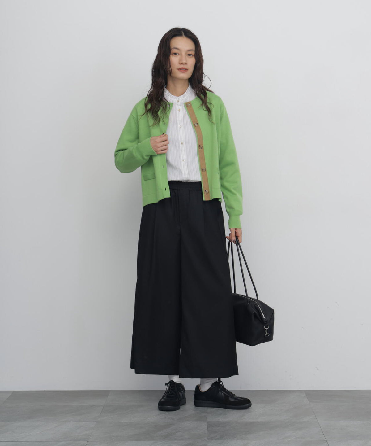 165cm/B:77cm/W:57cm/H:79cm 着用サイズ:M