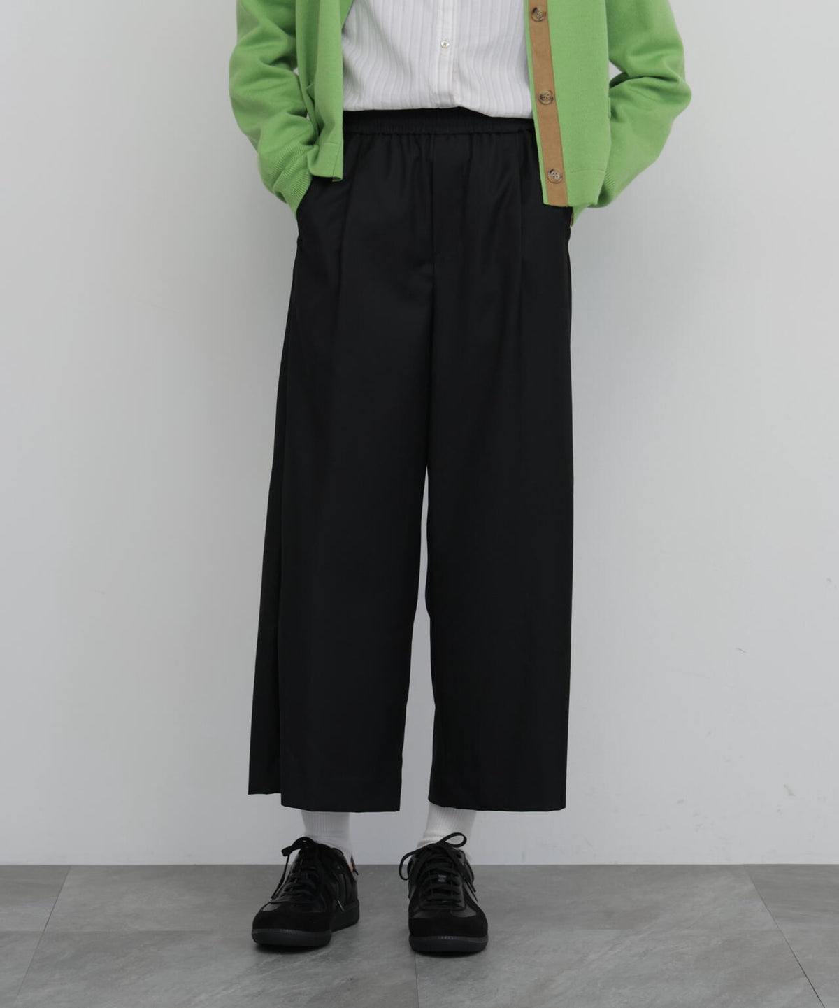 165cm/B:77cm/W:57cm/H:79cm 着用サイズ:M