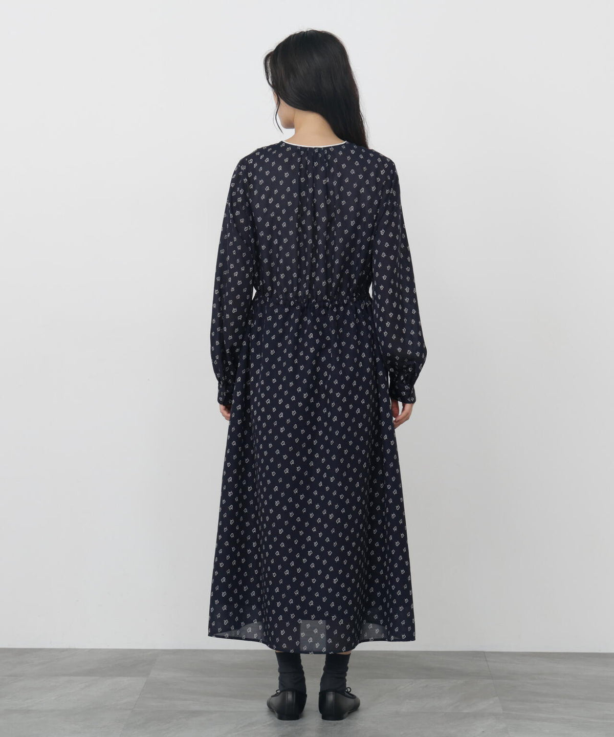 165cm/B:77cm/W:57cm/H:79cm 着用サイズ:M