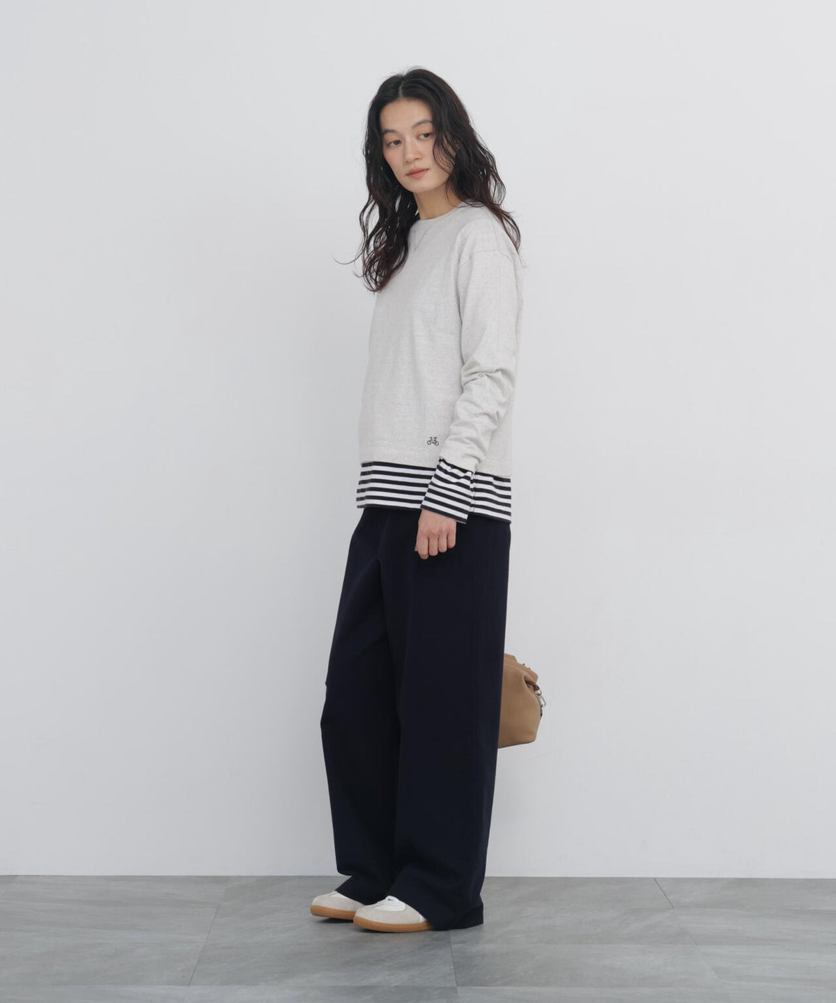 165cm/B:77cm/W:57cm/H:79cm 着用サイズ:M