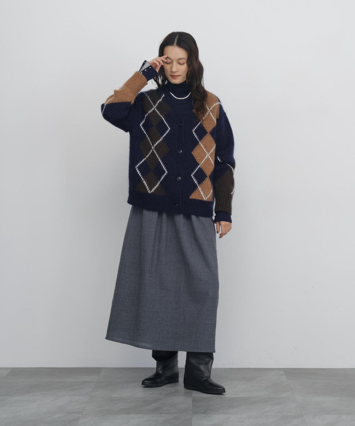 165cm/B:77cm/W:57cm/H:79cm 着用サイズ:M