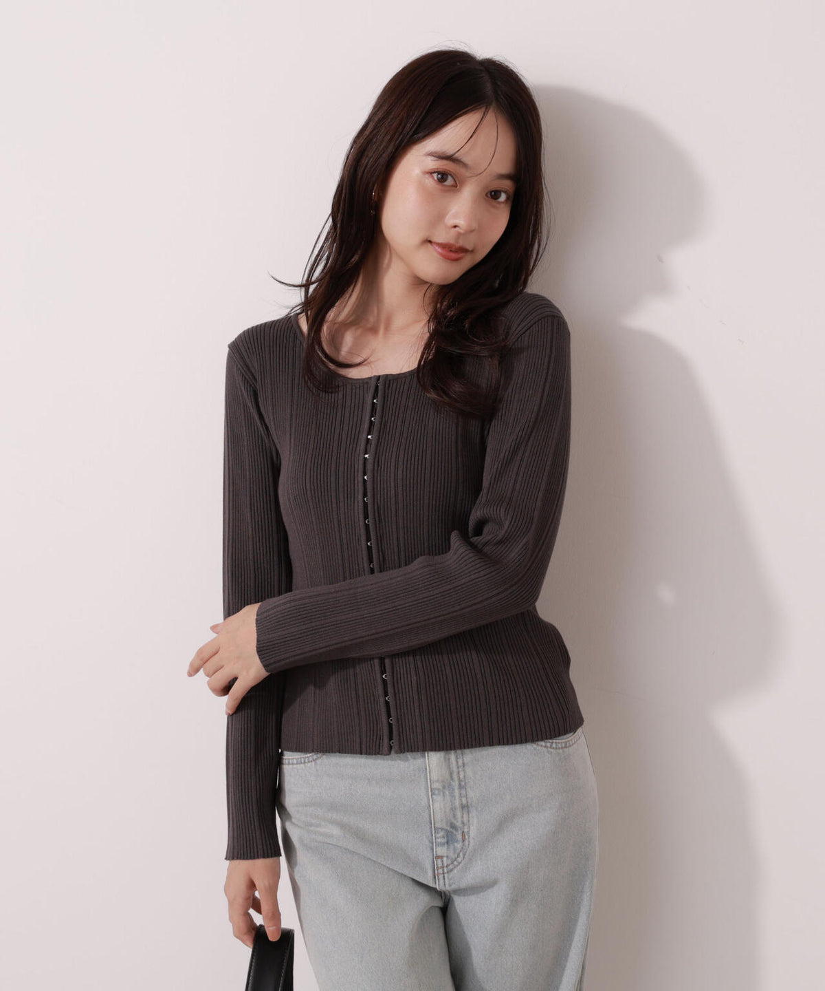 <ウォッシャブル>フロントホックニット
