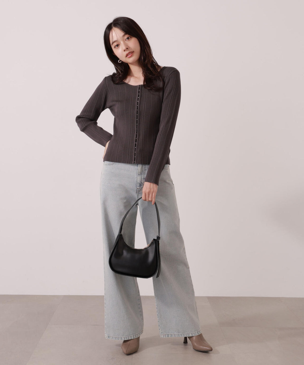 <ウォッシャブル>フロントホックニット