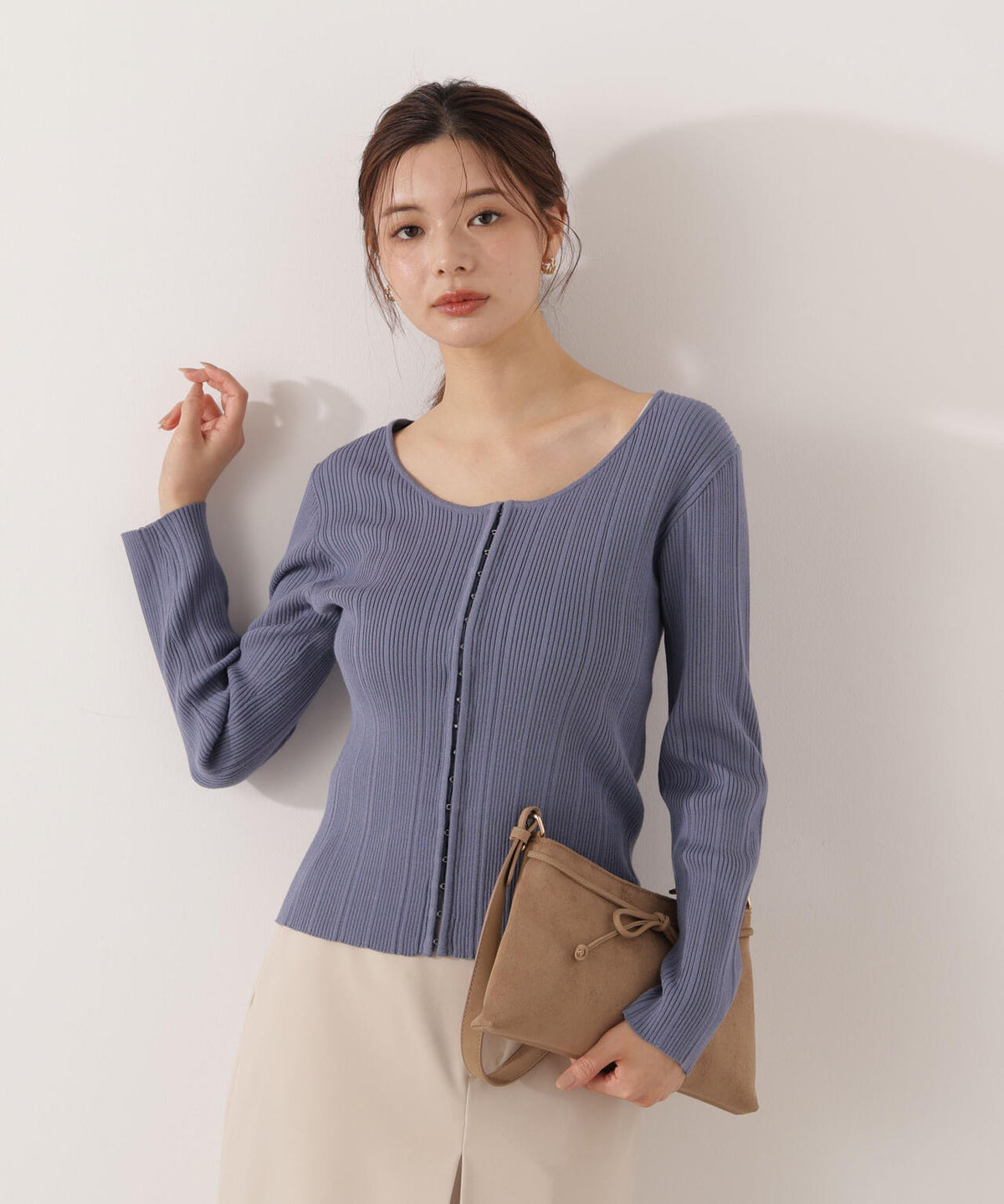 <ウォッシャブル>フロントホックニット