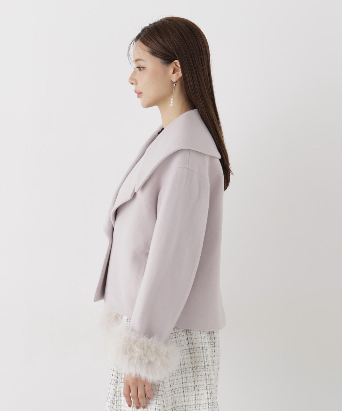 フェイクファー付きワイドカラーショートコート