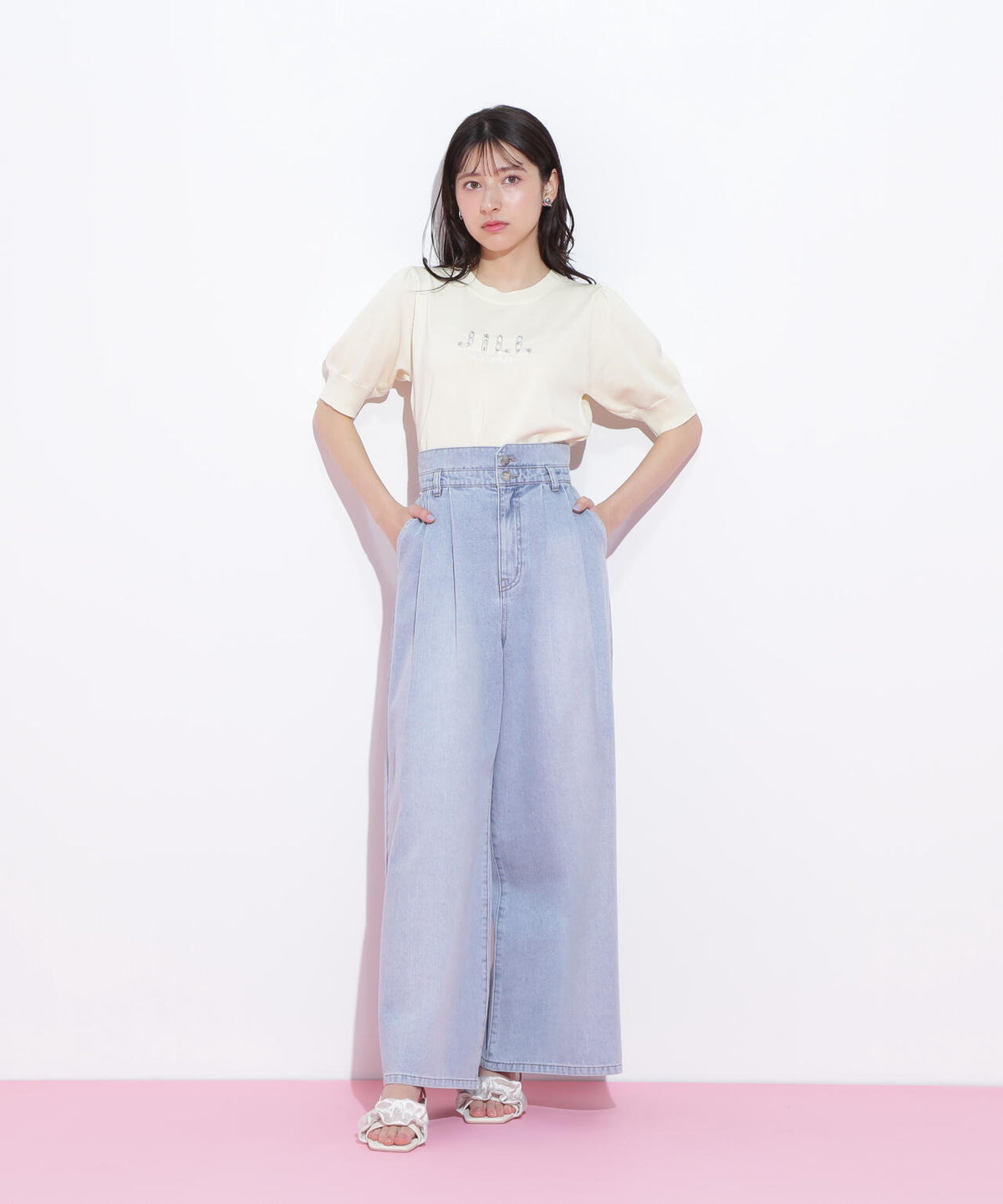 パールミニロゴパフスリーブニットトップス