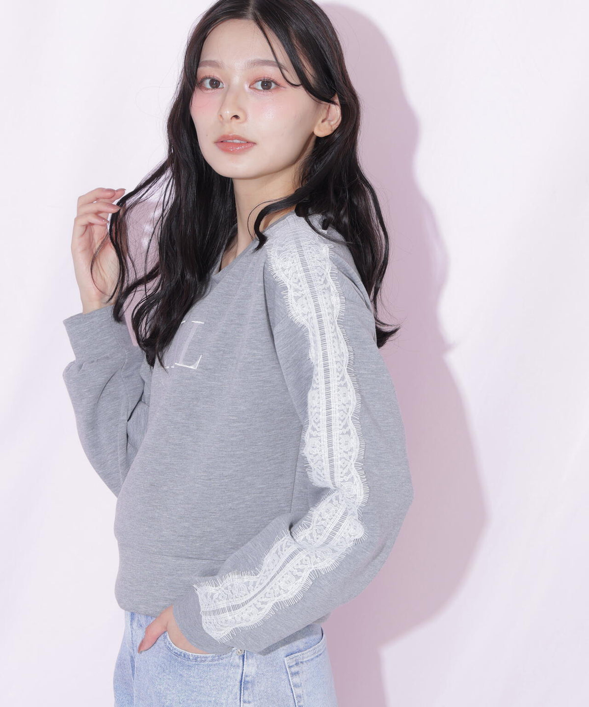 ラインレースロゴスウエット