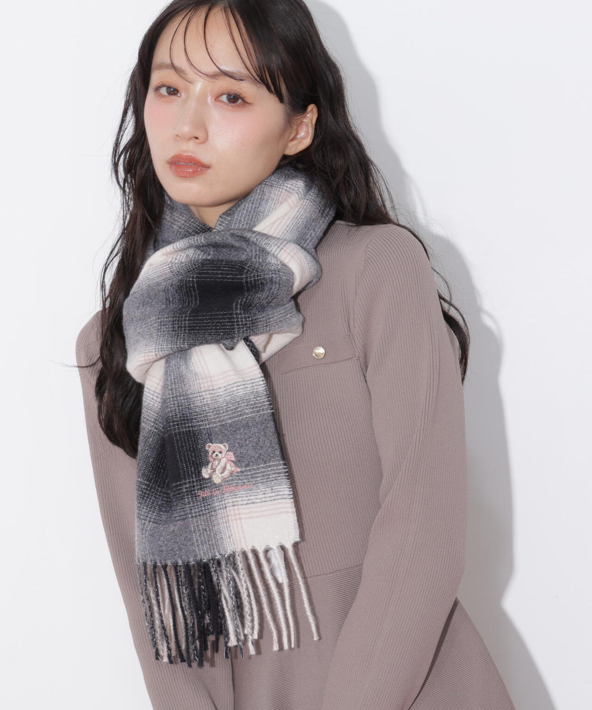 160cm 着用サイズ:FR