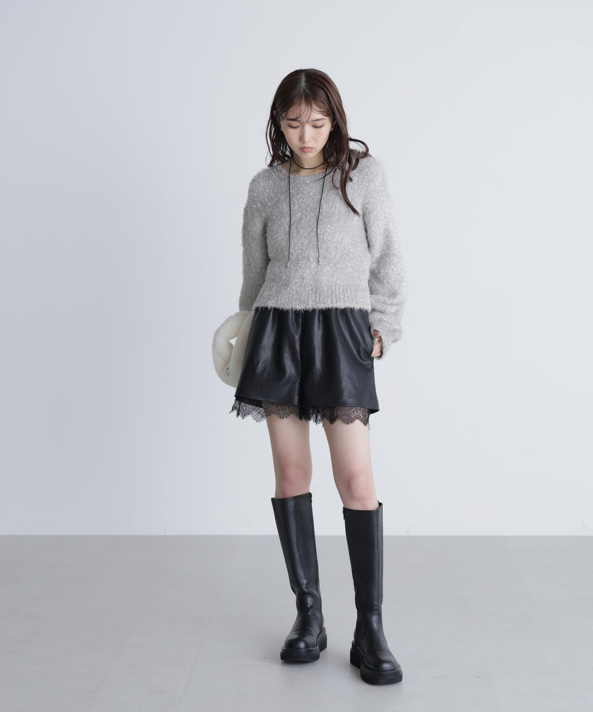 レースレイヤードエコレザーショートパンツ