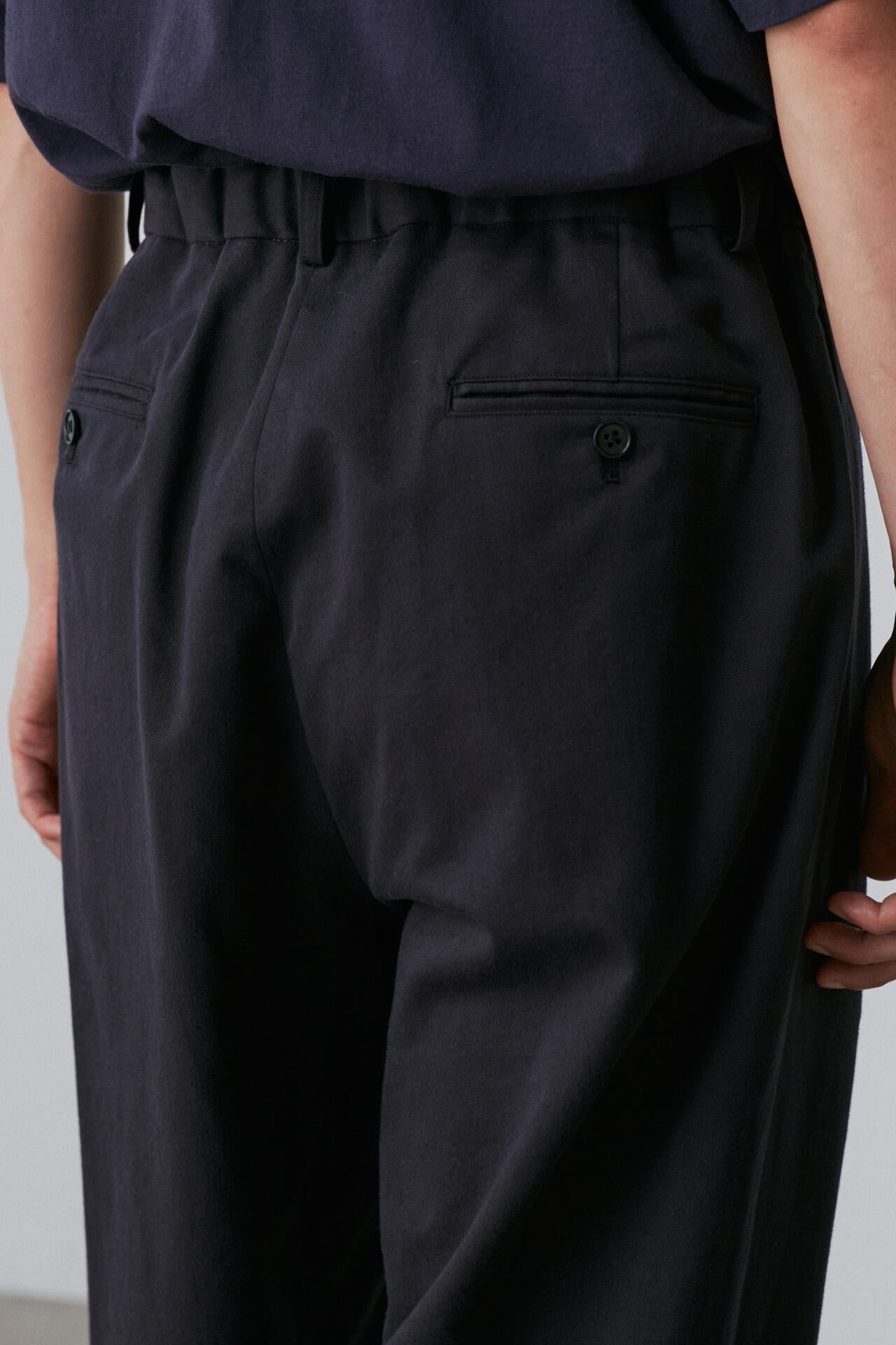 Y / ORGANIC COTTON TENCEL CHINO TROUSERS