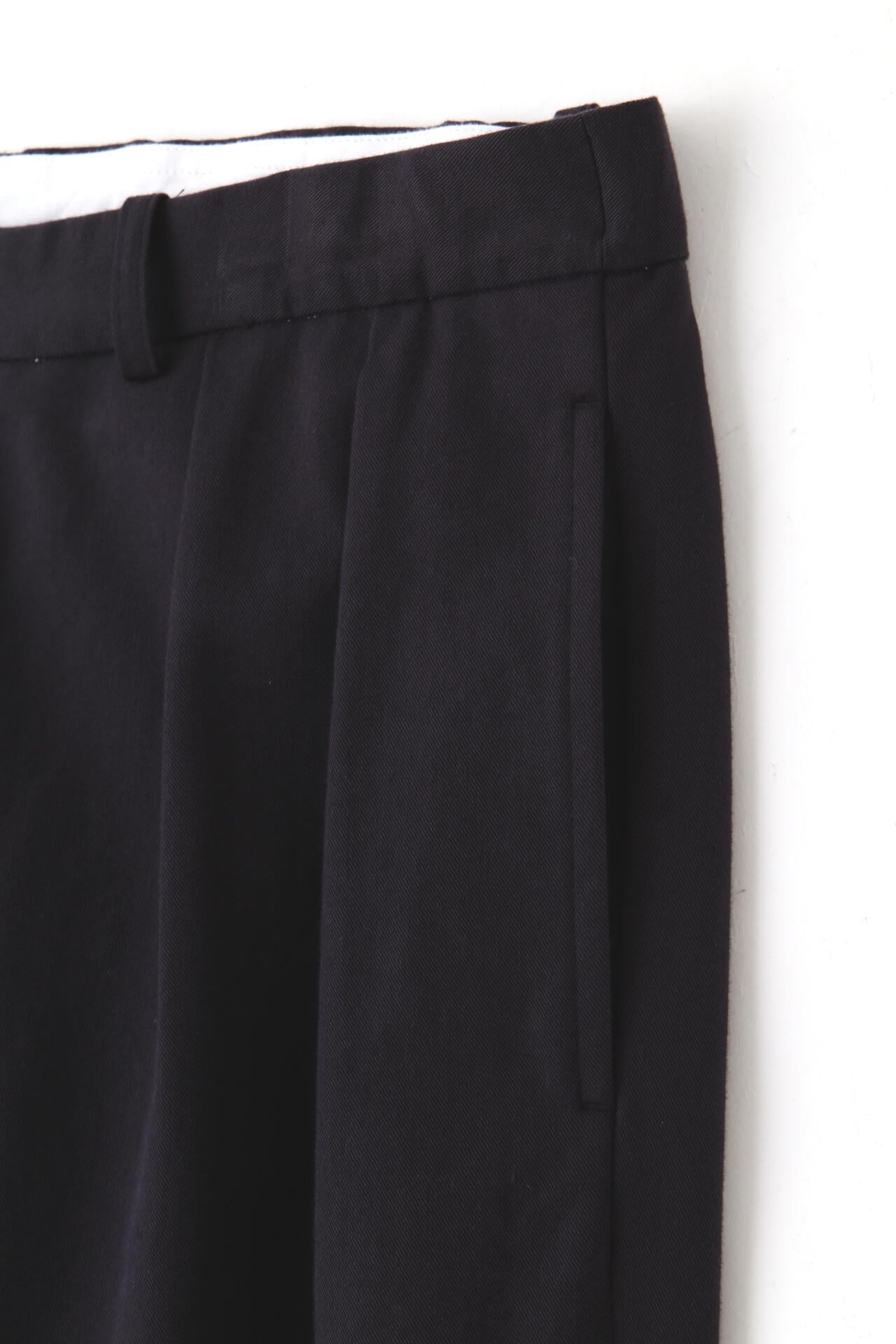 Y / ORGANIC COTTON TENCEL CHINO TROUSERS