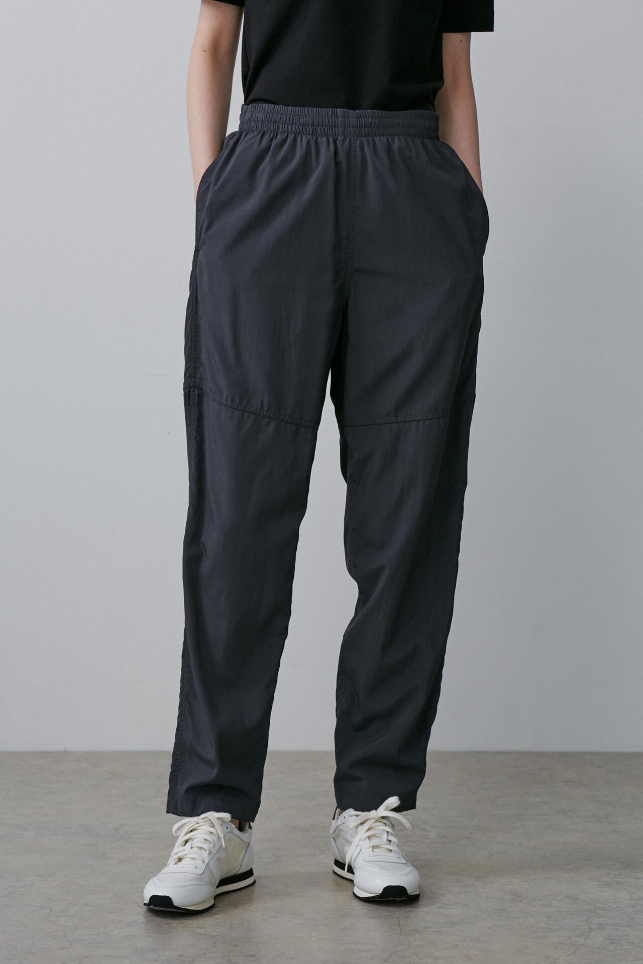 YLEVE / NYLON SILK JOGGER PT