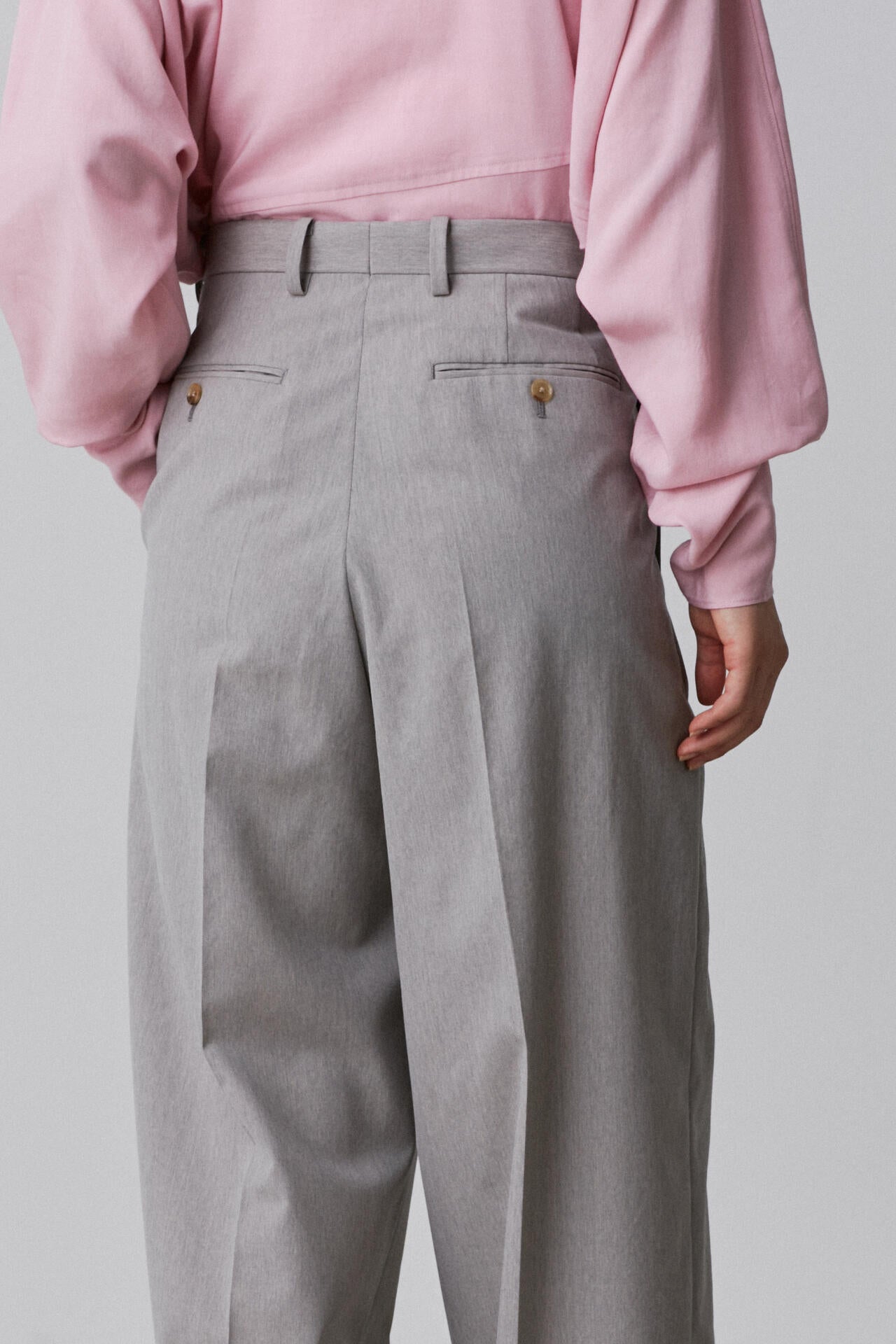 YLEVE / WOOL CHAMBRAY TROUSERS