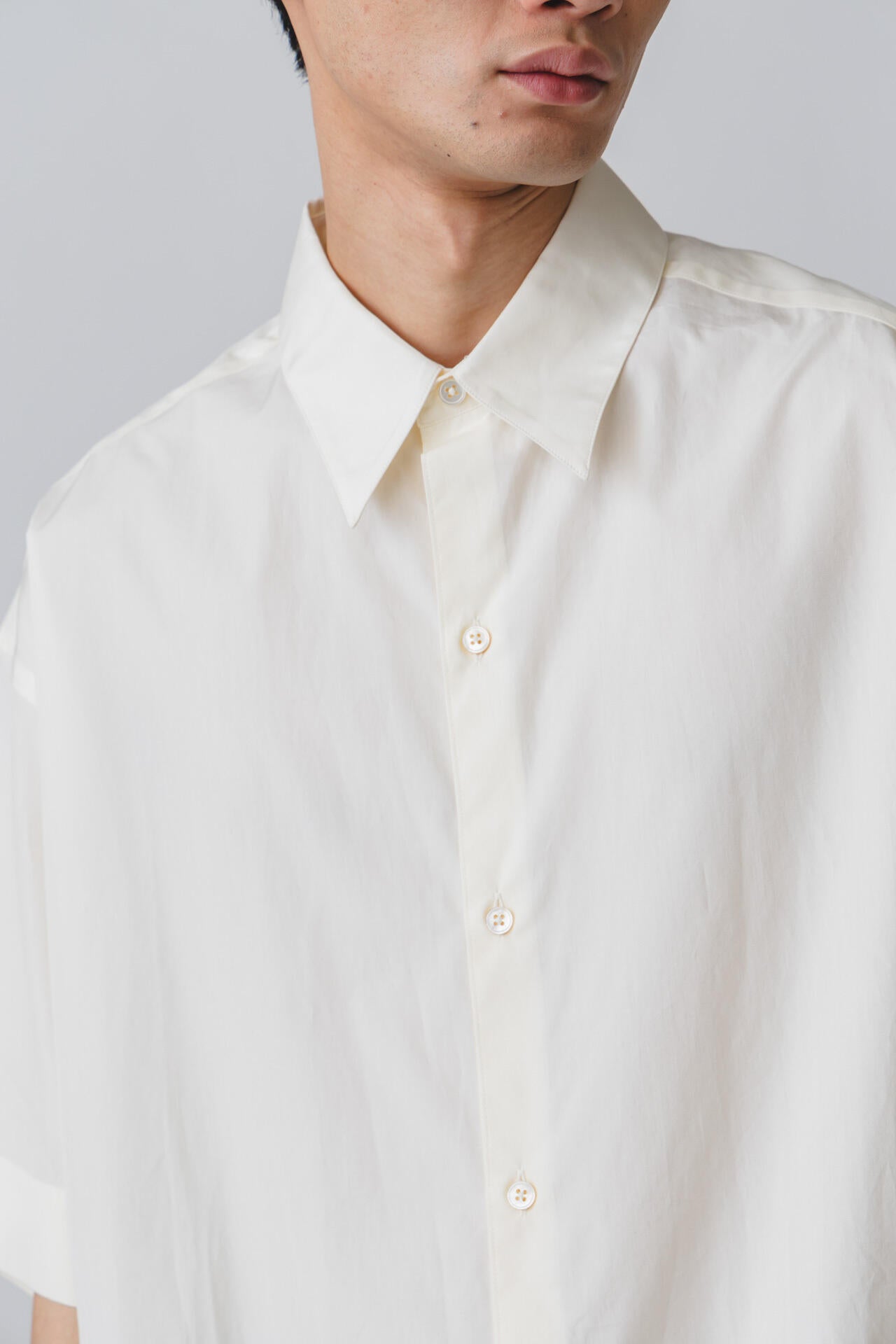 STUDIO NICHOLSON / MATTE COTTON POPLIN OVERSIZED SHORT SLEEVE SHIRT
