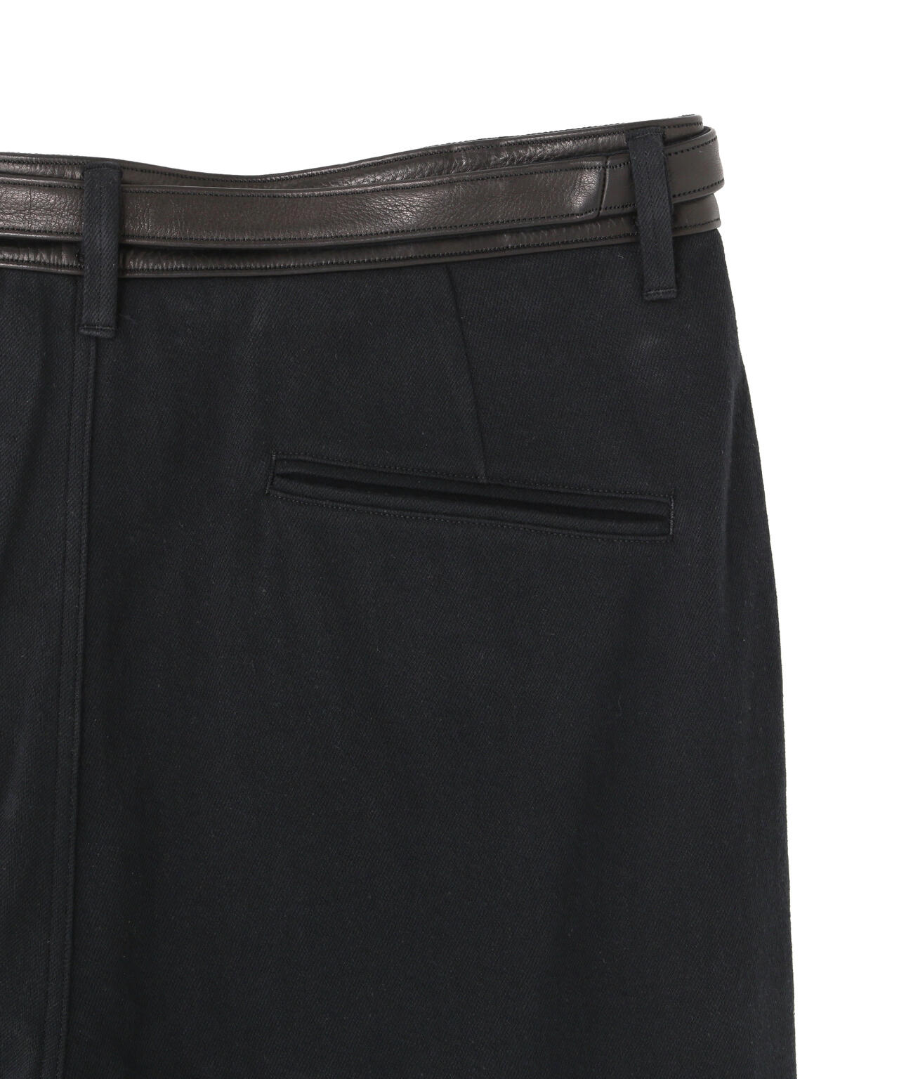 blurhms / DENIM-LEATHER BELTED TROUSERS MEN