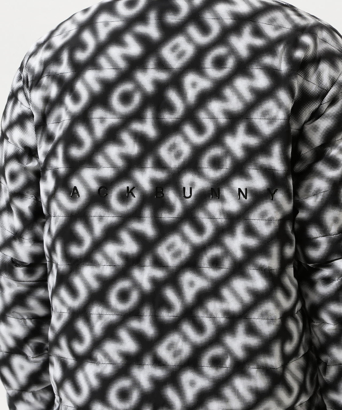 ストレッチタフタ中綿スニードジャック