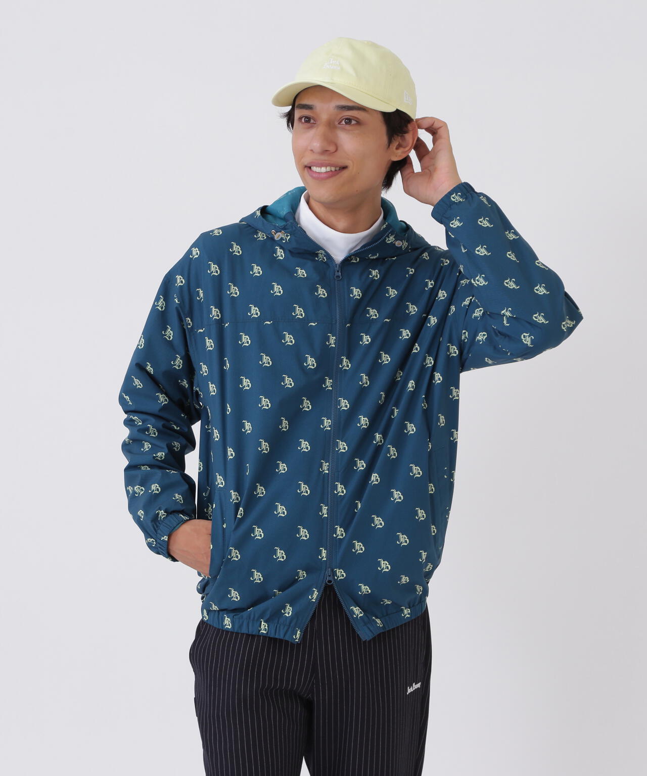 ゴシックロゴプリント裏メッシュフーディブルゾン (MENS)