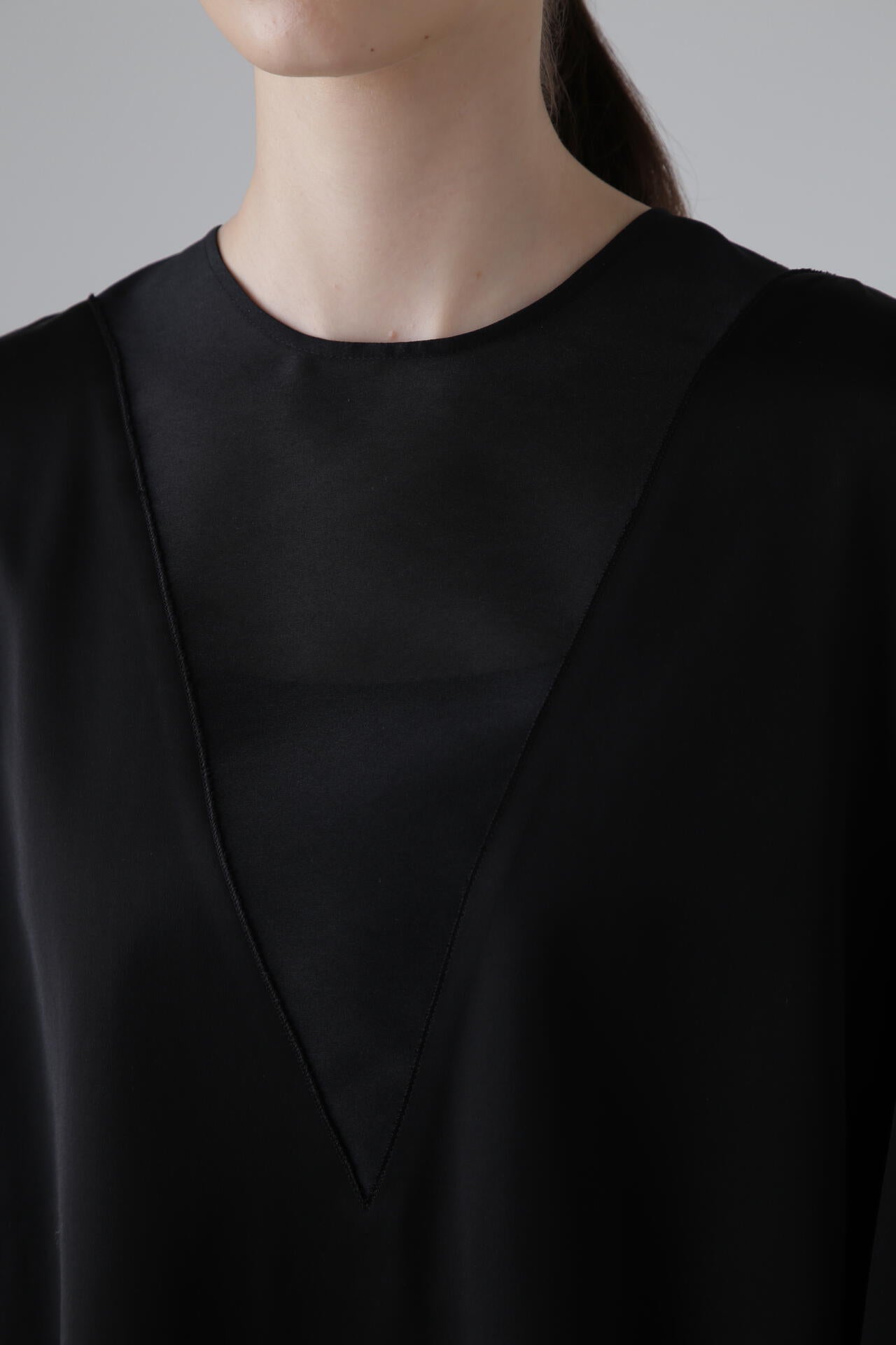<BLACK LABEL> ハイツイストウールサテンブラウス