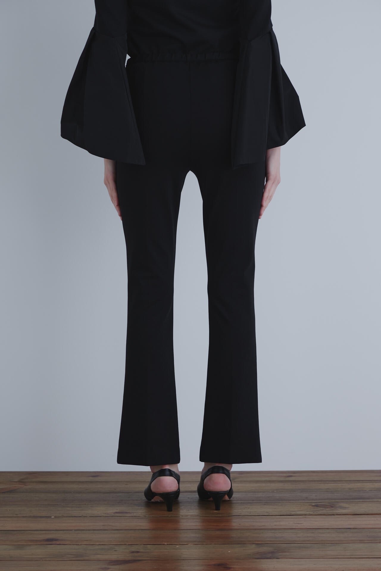【EC限定】ハイストレッチフロントスリットパンツ(+5cm丈)